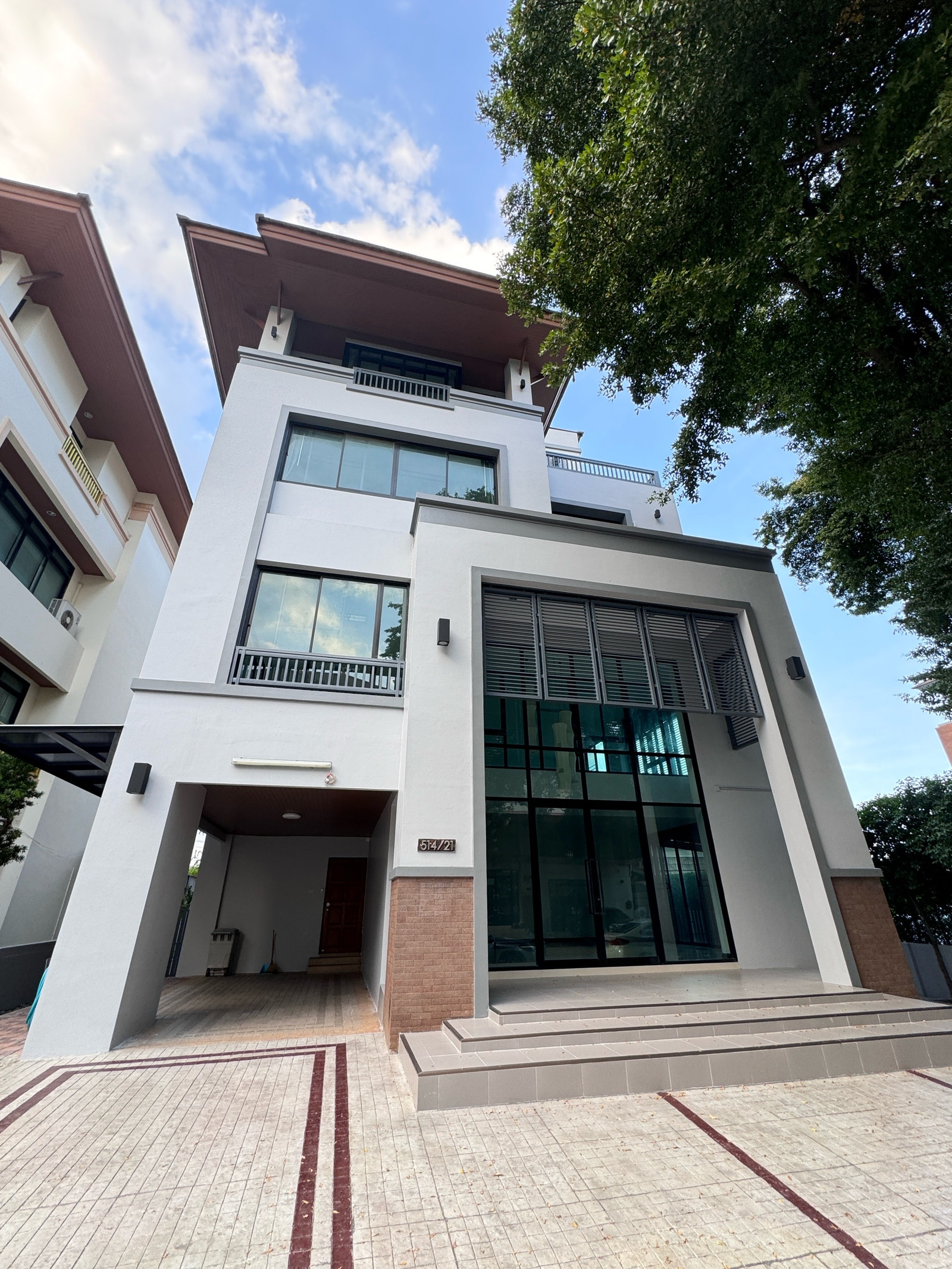 Available and ready to move in✨Single house Home Office Huai Khwang 550sq.m. Mengjai Pracha Uthit (Regent Ratchada) Ratchada, Soi Saha Prachan, Soi Lao Embassy, 7 bedrooms. Available and ready to move in✨Single house Home Office Huai Khwang 550sq.m. Mengjai Pracha Uthit (Regent Ratchada) Ratchada, Soi Saha Prachan, Soi Lao Embassy, 7 bedrooms.