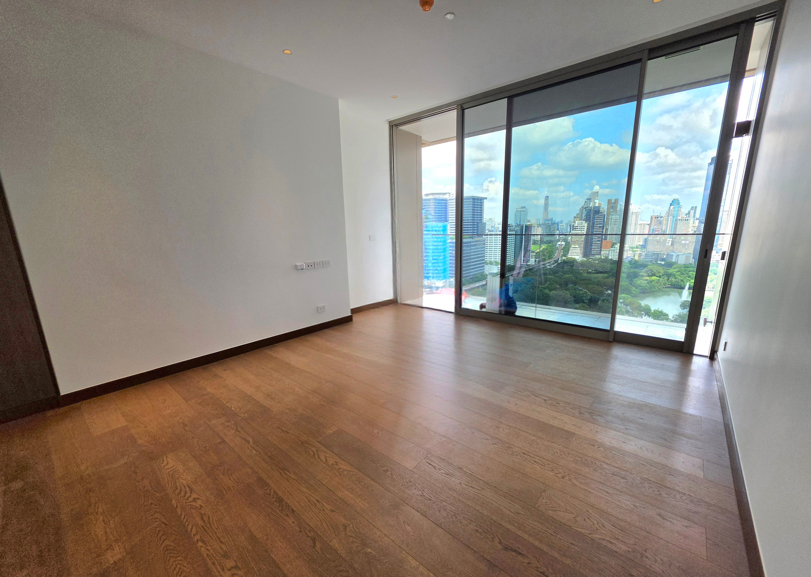 ขายคอนโด Ultra luxury Dusit residences 