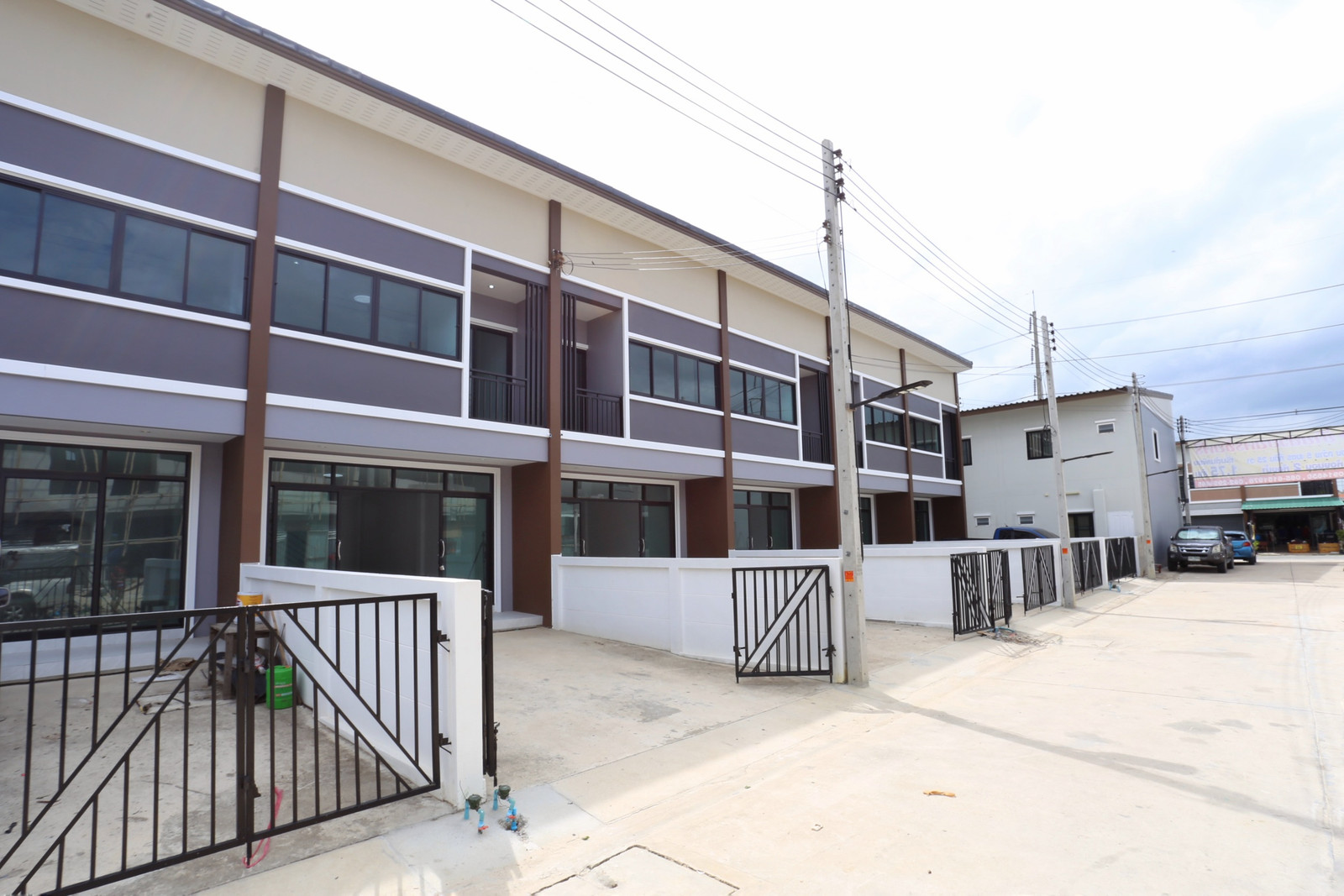 1st hand house for sale, 2-story townhouse, beautiful house project, Nakhon Chai Si – รูปที่ 3