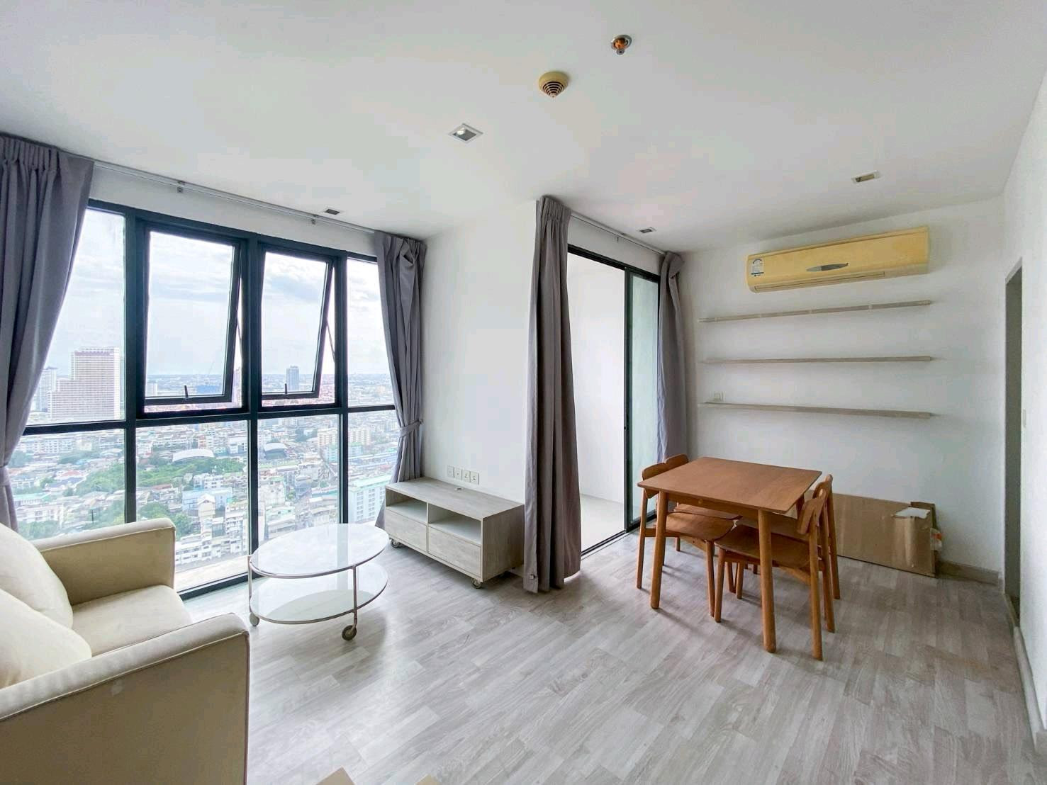 ขาย IDEO Mobi Sathorn | Duplex 2 ชั้น ติด BTS กรุงธนบุรี ขาย IDEO Mobi Sathorn | Duplex 2 ชั้น ติด BTS กรุงธนบุรี