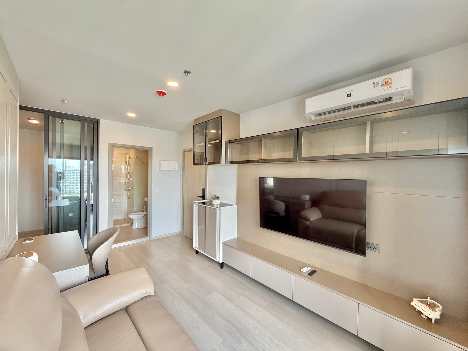 For rent Aspire Onnut Station 2-bed 53 sq.m. Fully Furnished. For rent Aspire Onnut Station 2-bed 53 sq.m. Fully Furnished.