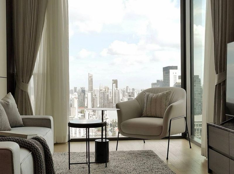 FOR RENT: A Beautifully Decorated 1-Bedroom Unit at 28 Chidlom – รูปที่ 3