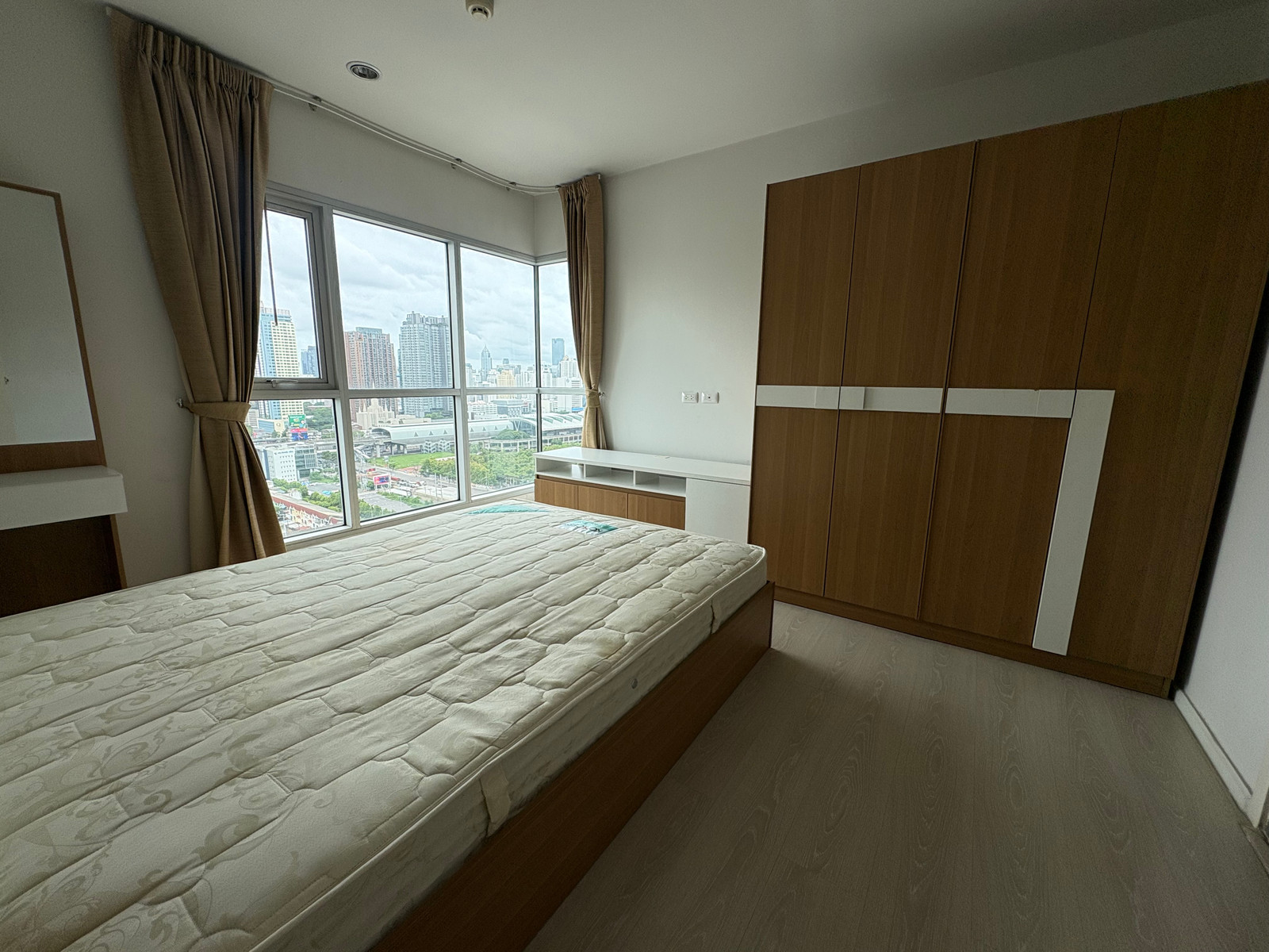 🔥Hot Price🔥Aspire Rama9 49 Sqm 2B1B⚡️20,000 only. If interested, contact Putter 0928895628 line:plustor_ss 🔥Hot Price🔥Aspire Rama9 49 Sqm 2B1B⚡️20,000 only. If interested, contact Putter 0928895628 line:plustor_ss