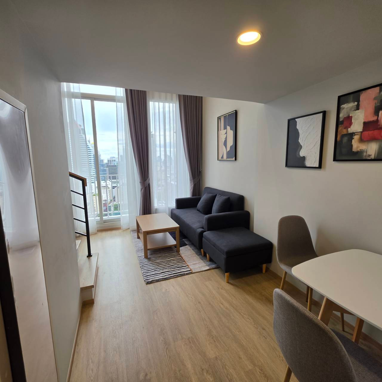 For rent, culture chula, total area 38.5sq.m. 1bedroom, fully furnished, 33,000B. Make an appointment to see the actual room, call 0957615782.