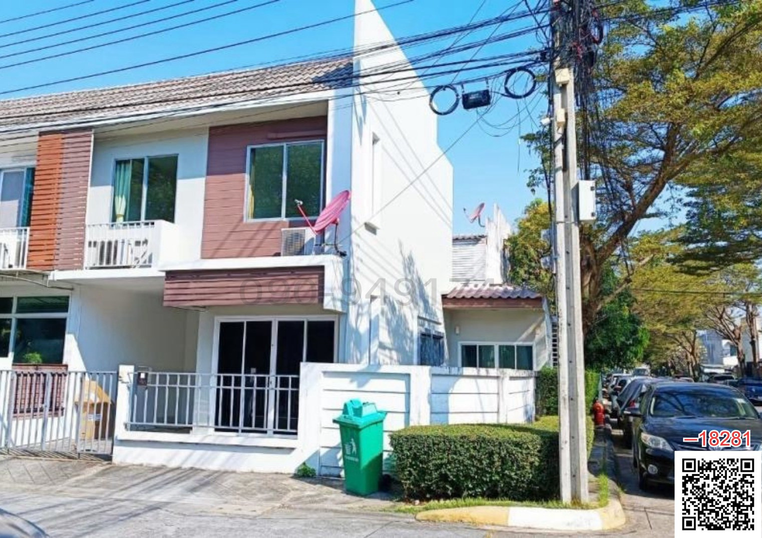 For rent, 2-story townhouse, Areeya Village, Lat Pla Khao, near Central Ramindra.