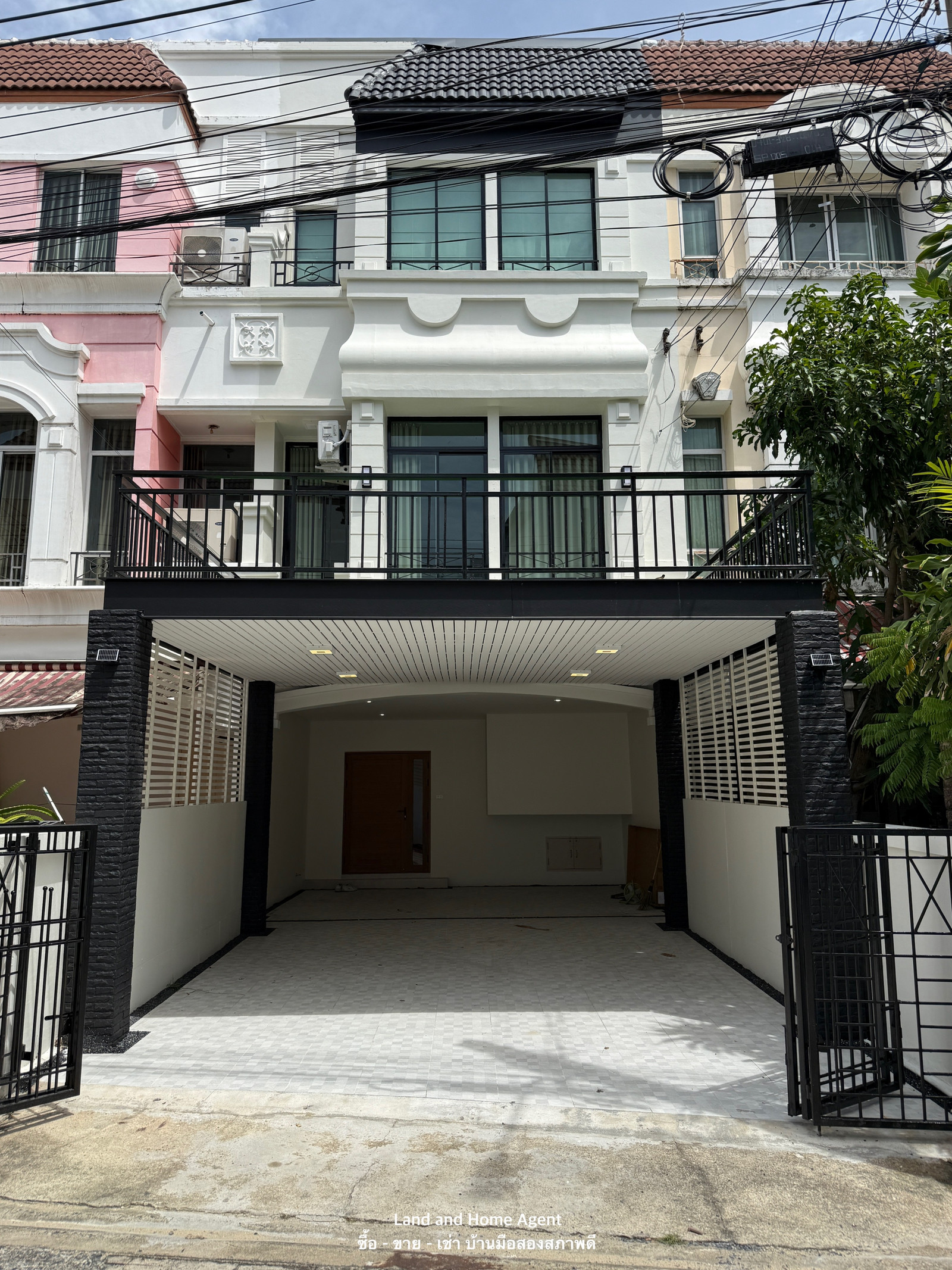 For Sale: Baan Klang Muang British Town Srinakarin, 3-story Townhome, Newly Renovated, Ready to Move In For Sale: Baan Klang Muang British Town Srinakarin, 3-story Townhome, Newly Renovated, Ready to Move In