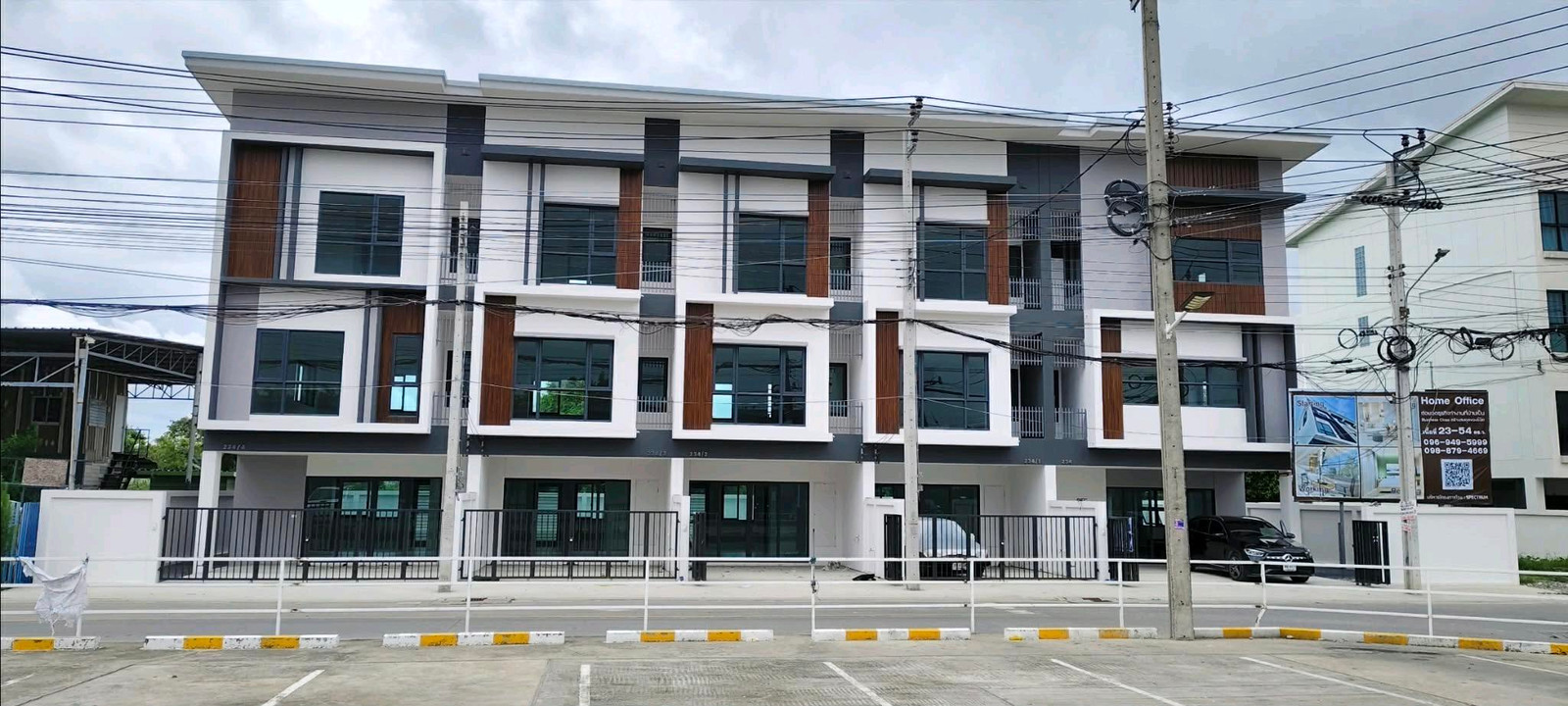 🏢 ขายโฮมออฟฟิศ 5 หลัง/แยกขายได้ | เฉลิมพระเกียรติ ร.9 ซอย 30 📍 ทำเลประเวศ กรุงเทพฯ โฮมออฟฟิศดีไซน์ Modern สวยทันสมัย เหมาะสำหรับทำสำนักงาน บริษัท ธุรกิจส่วนตัว หรือซื้อเพื่อการลงทุน 🔥 ขายยกชุด 5 หลัง เพียง 33 ล้านบาท หรือ ขายแยกเป็นหลังได้