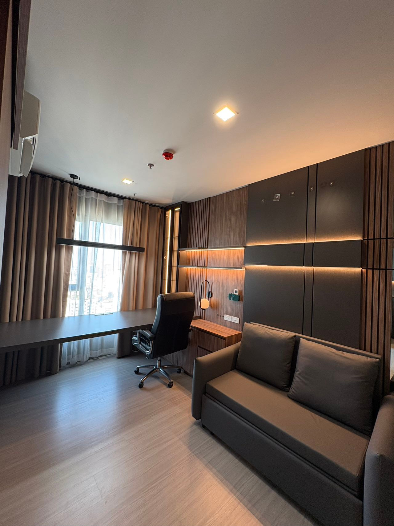 For Rent!!! | Life Asoke - Rama 9 | Ready-to-Move-in 🏡✨ Modern condo in the heart of Rama 9, just minutes from MRT Phra Ram 9, shopping malls, offices & lifestyle destinations. 🌆🚇 – รูปที่ 3