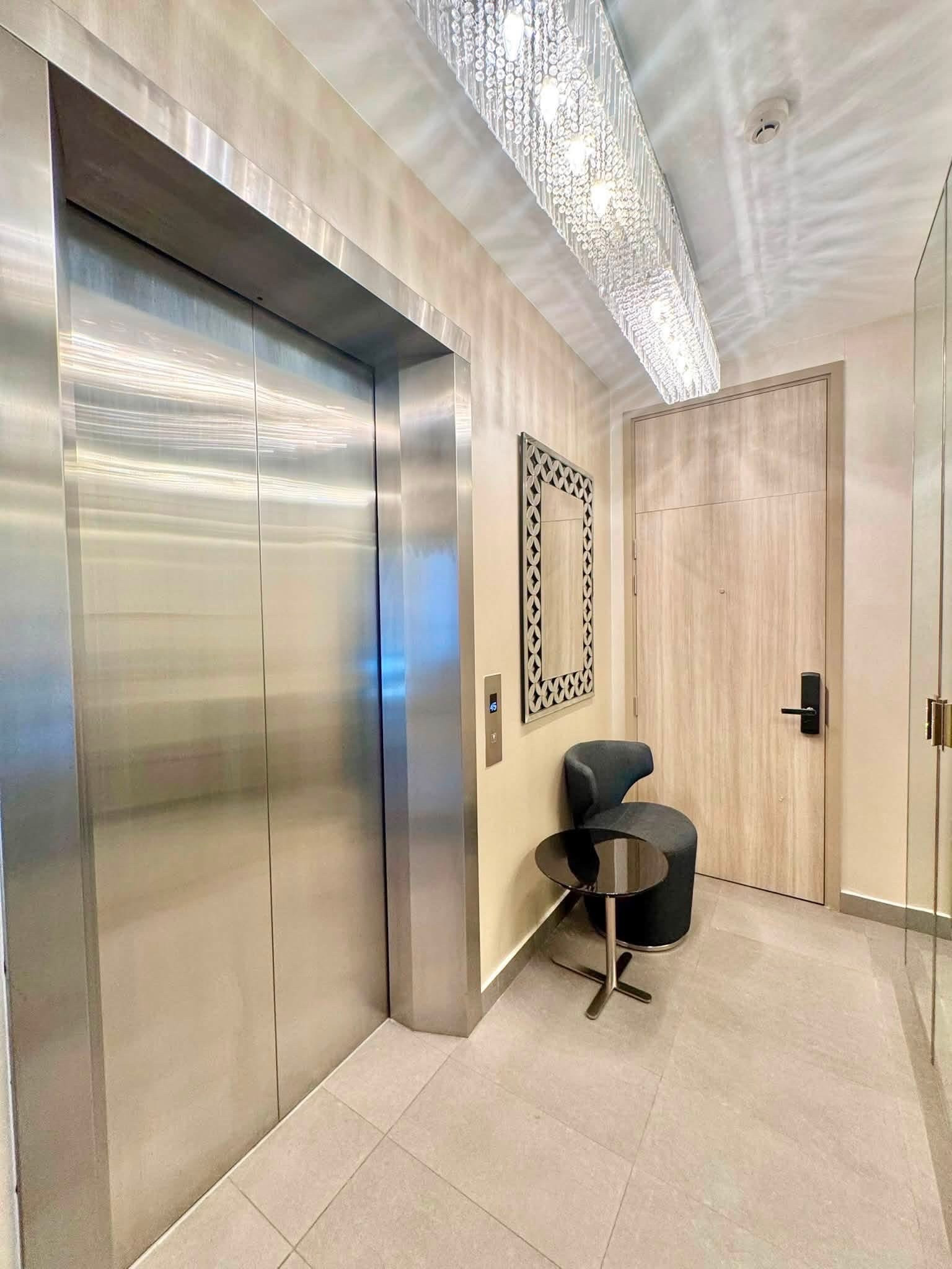 Noble Ploenchit * ห้องนอน 2 ห้องสุดหรู วิวเมืองแบบไม่มีอะไรมาบดบัง! สภาพใหม่เอี่ยม (ไม่เคยให้เช่ามาก่อน!) ชั้นสูง ตกแต่งครบครัน พร้อมลิฟต์ส่วนตัว 2 ตัว ขึ้นลงห้องได้โดยตรง 💸 120,000 บาท/เดือน (ต่อรองได้) – รูปที่ 3