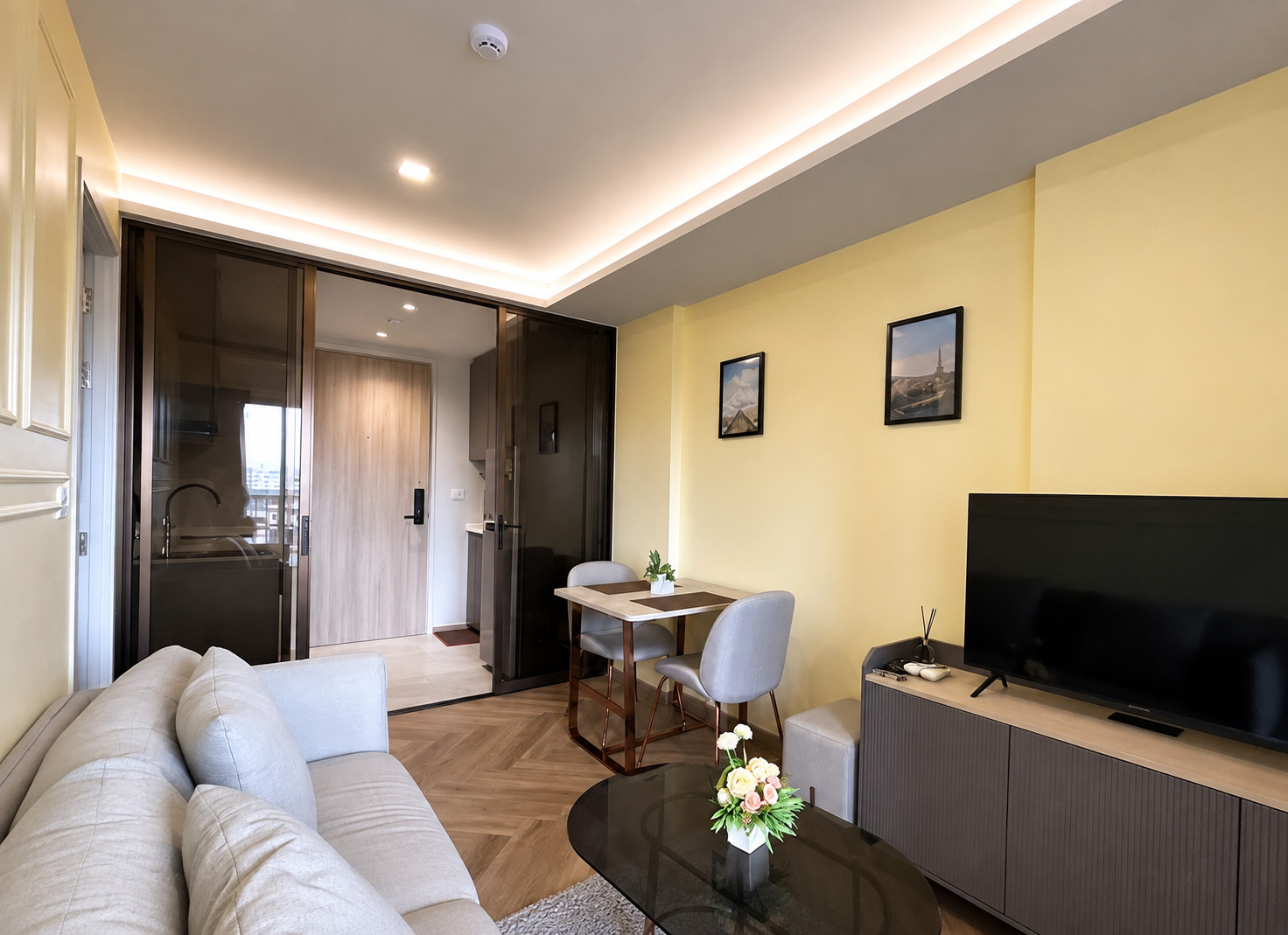 Chapter Thonglor 25 - 1 Bed 35 sq.m Please Add Line ID @806qphgn o8415o5483 Chapter Thonglor 25 - 1 Bed 35 sq.m Please Add Line ID @806qphgn o8415o5483