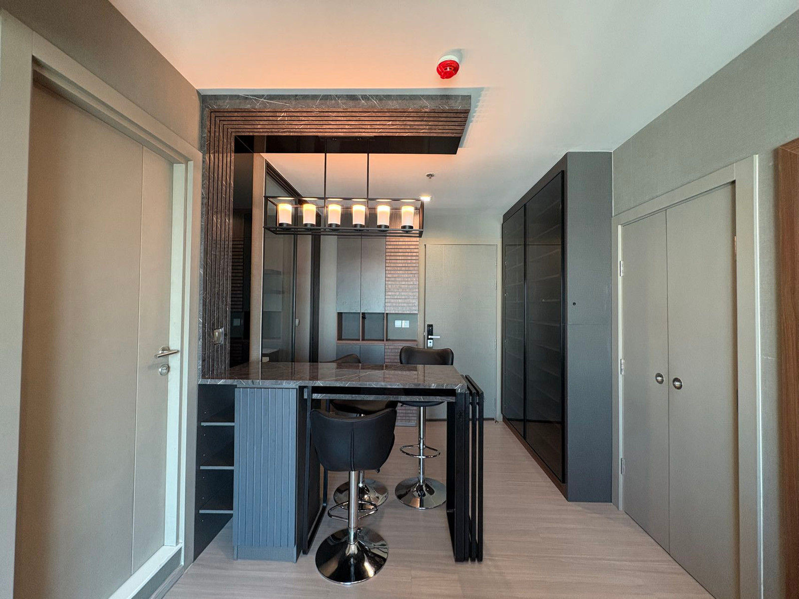 For Rent!!! | Life Asoke - Rama 9 | Ready-to-Move-in 🏡✨ Modern condo in the heart of Rama 9, just minutes from MRT Phra Ram 9, shopping malls, offices & lifestyle destinations. 🌆🚇 – รูปที่ 2