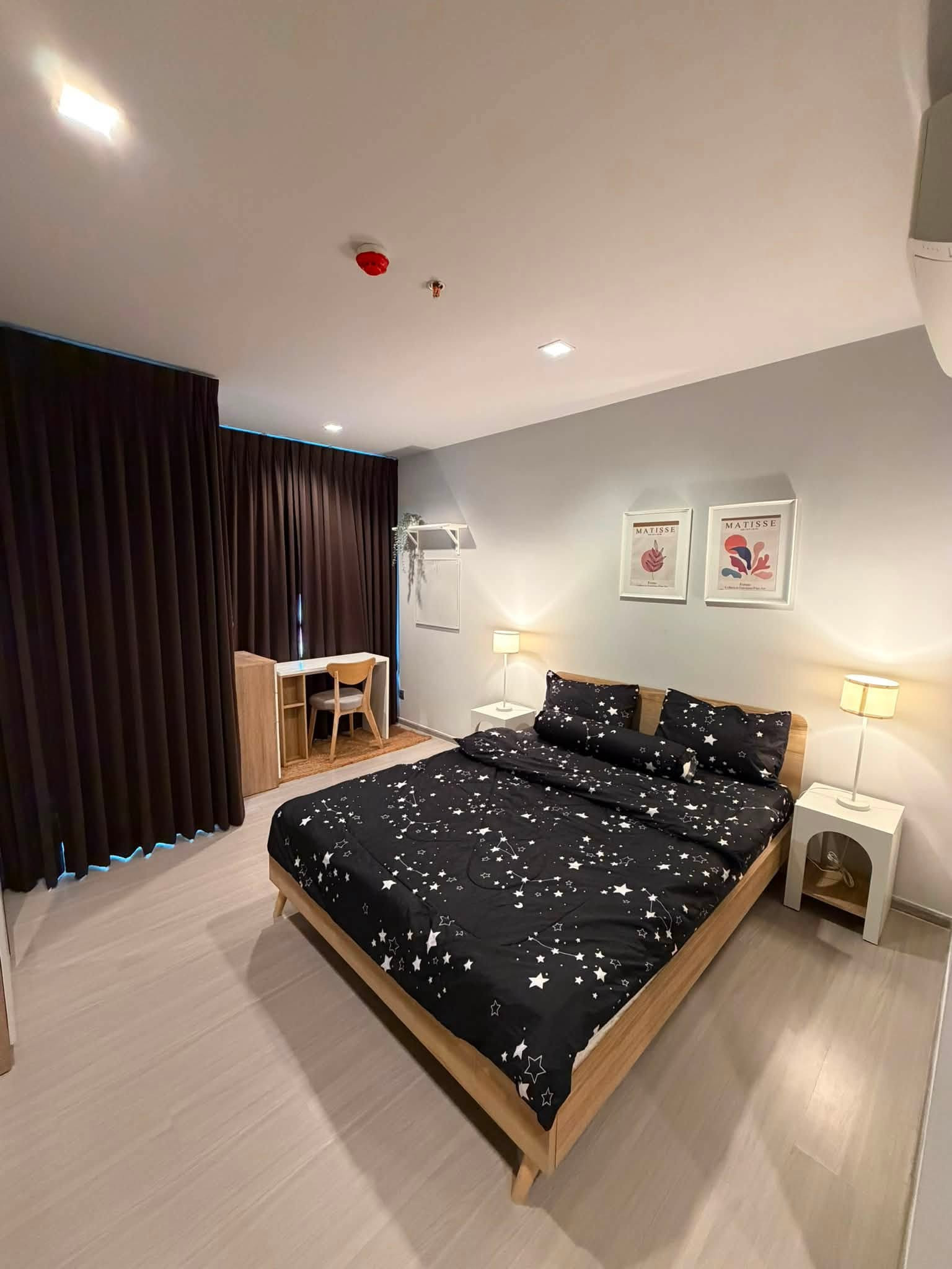 Luxury condo Life Asoke - Rama 9 (Life Asoke - Rama 9) ready to move in, good view, fully decorated!