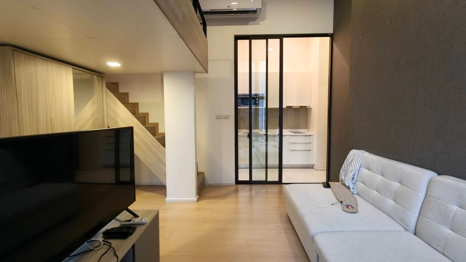 SVR-614 ให้เช่าคอนโดชีวาทัย เรสซิเดนซ์ อโศก ขนาด 35 ตรม. 1 ห้องนอน Duplex ชั้น 15 MRTพระราม 9  – รูปที่ 3