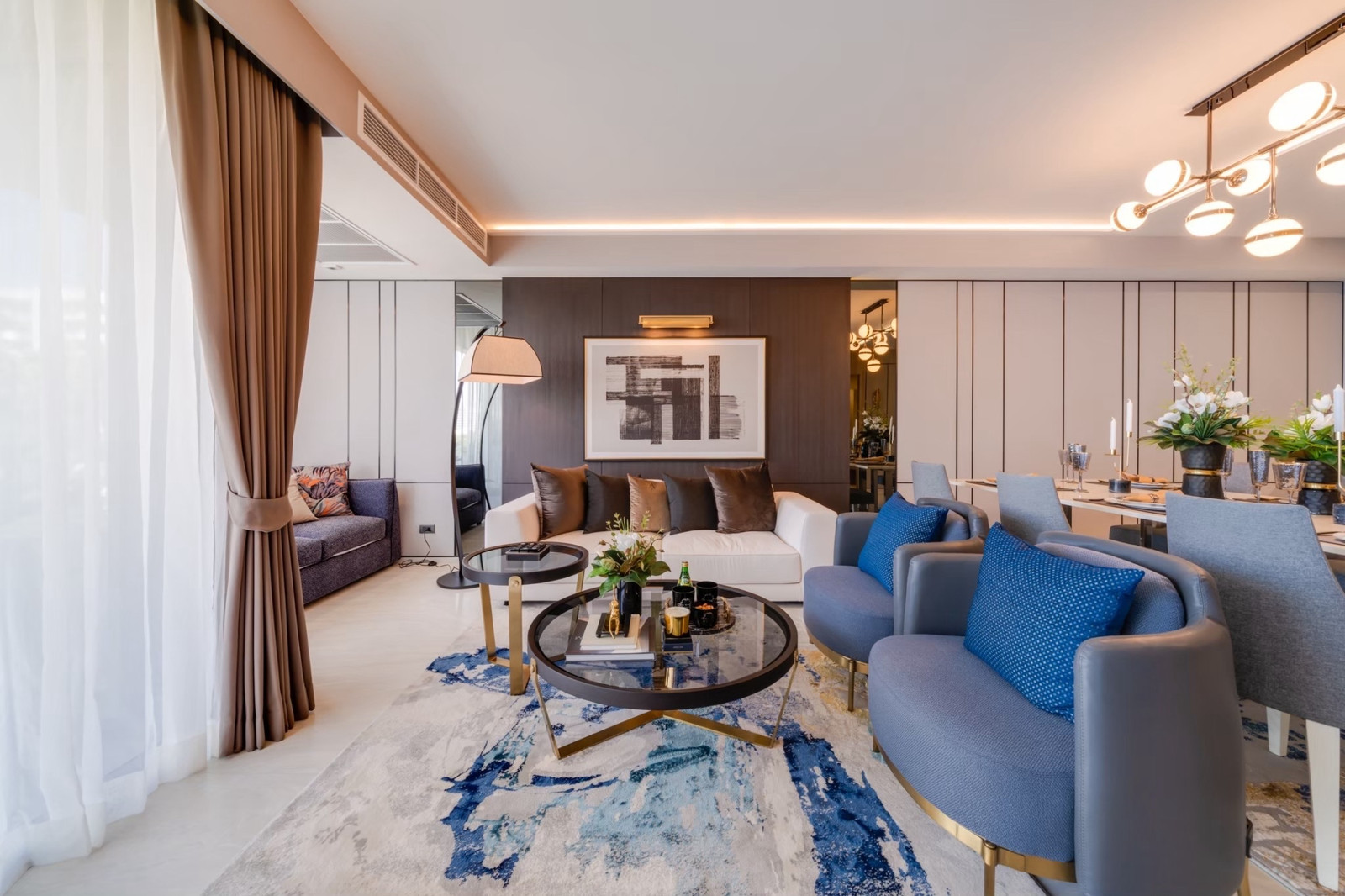 Fully furnished 3-bedroom condo in Sukhumvit 31, offering a desirable central location for both living and investment