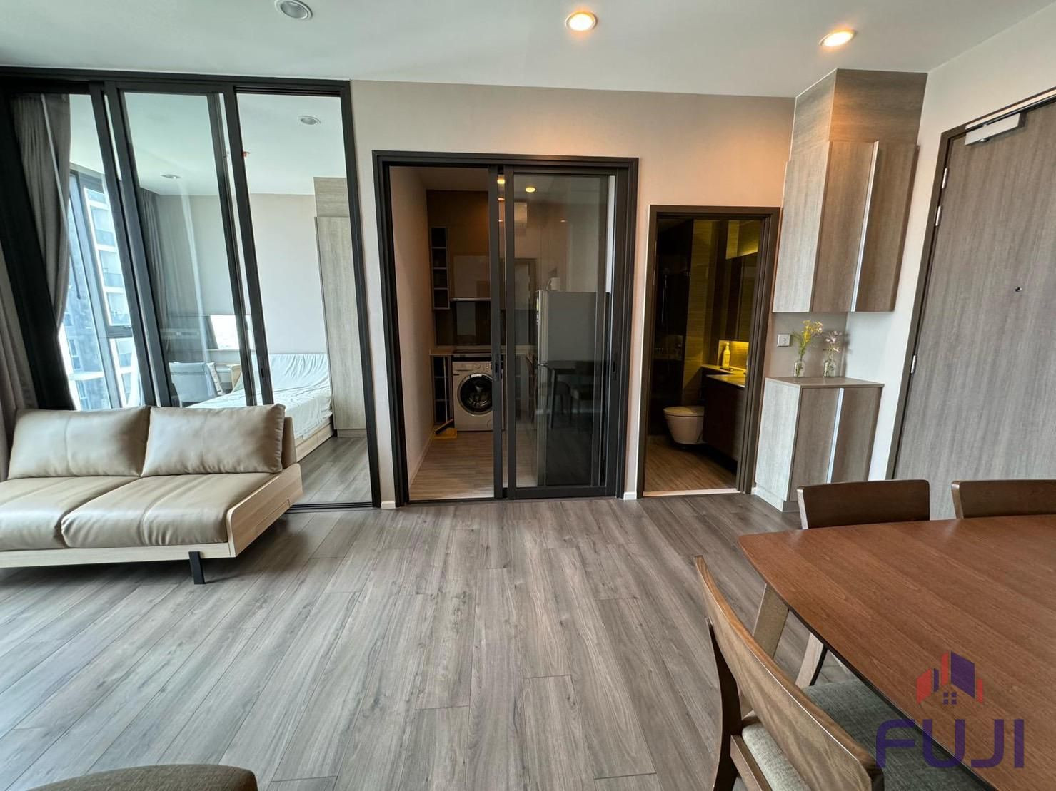 Modern Luxury Living at Whizdom Essence Sukhumvit Modern Luxury Living at Whizdom Essence Sukhumvit