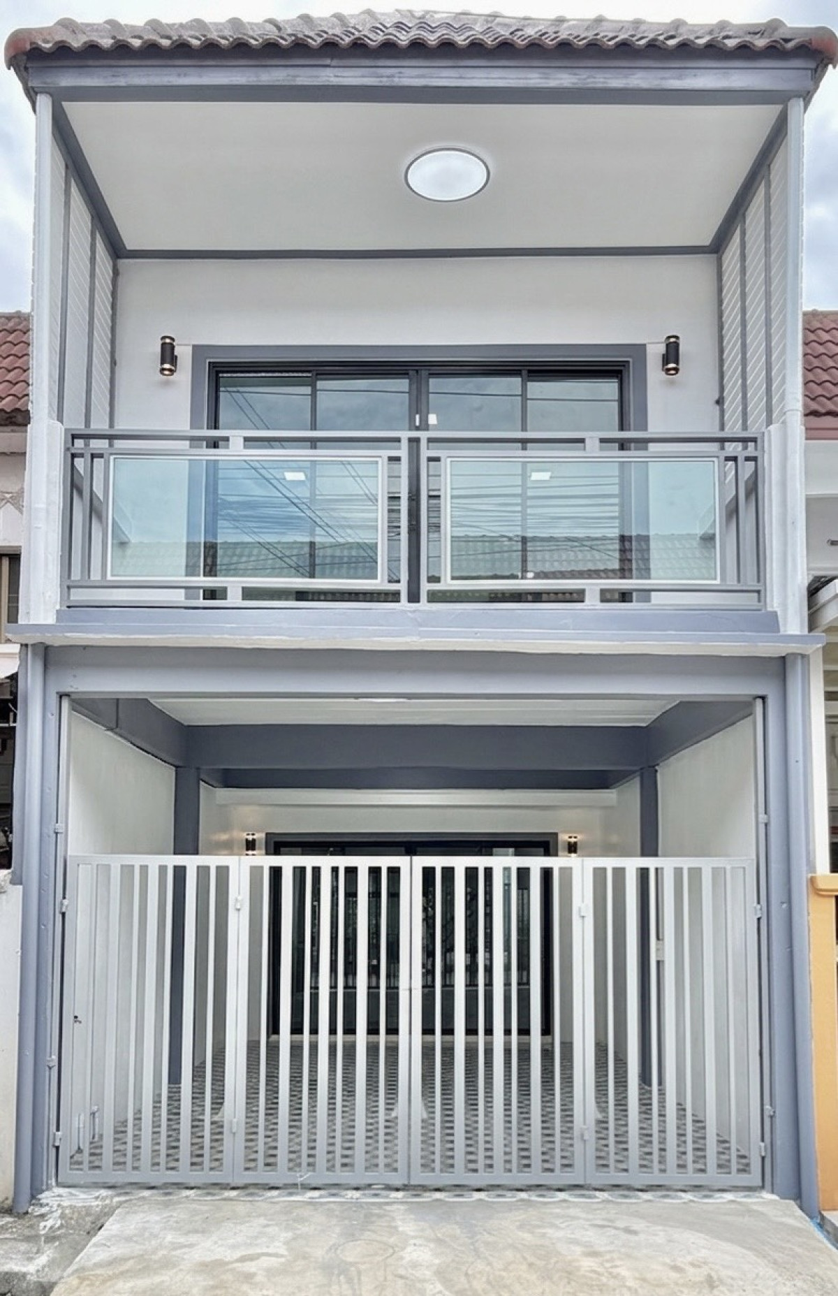 ขายทาวน์เฮ้าส์/ทาวน์โฮม หมู่บ้านอัญชลี รีโนเวทใหม่ ท่าทราย เมืองนนทบุรี นนทบุรี CX-154837