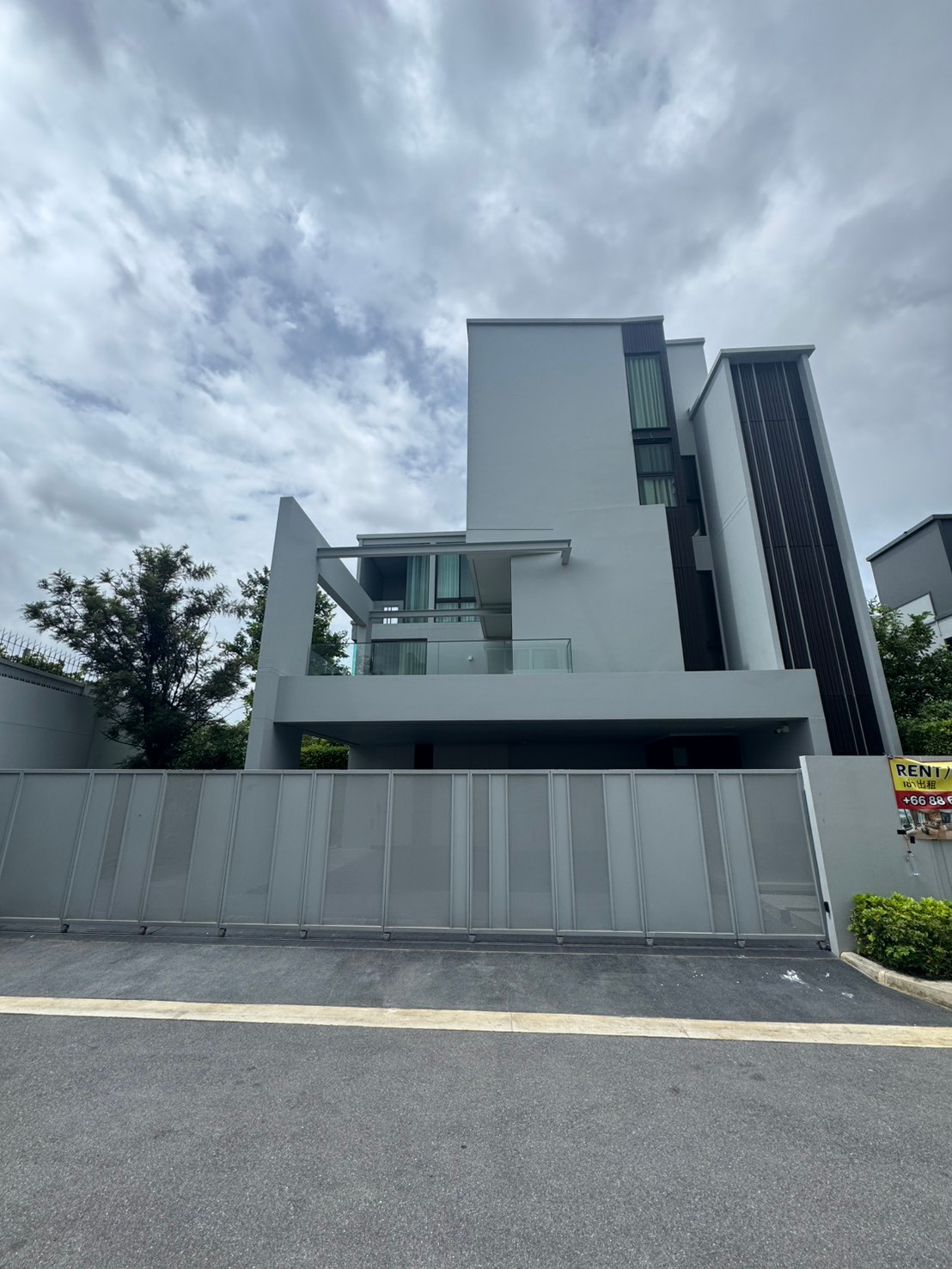 P0922/บ้านหรูหลังริม Vive กรุงเทพกรีฑา | พื้นที่ใช้สอย 421 ตร.ม. ค่าเช่า 250,000 บาท/เดือน P0922/บ้านหรูหลังริม Vive กรุงเทพกรีฑา | พื้นที่ใช้สอย 421 ตร.ม. ค่าเช่า 250,000 บาท/เดือน