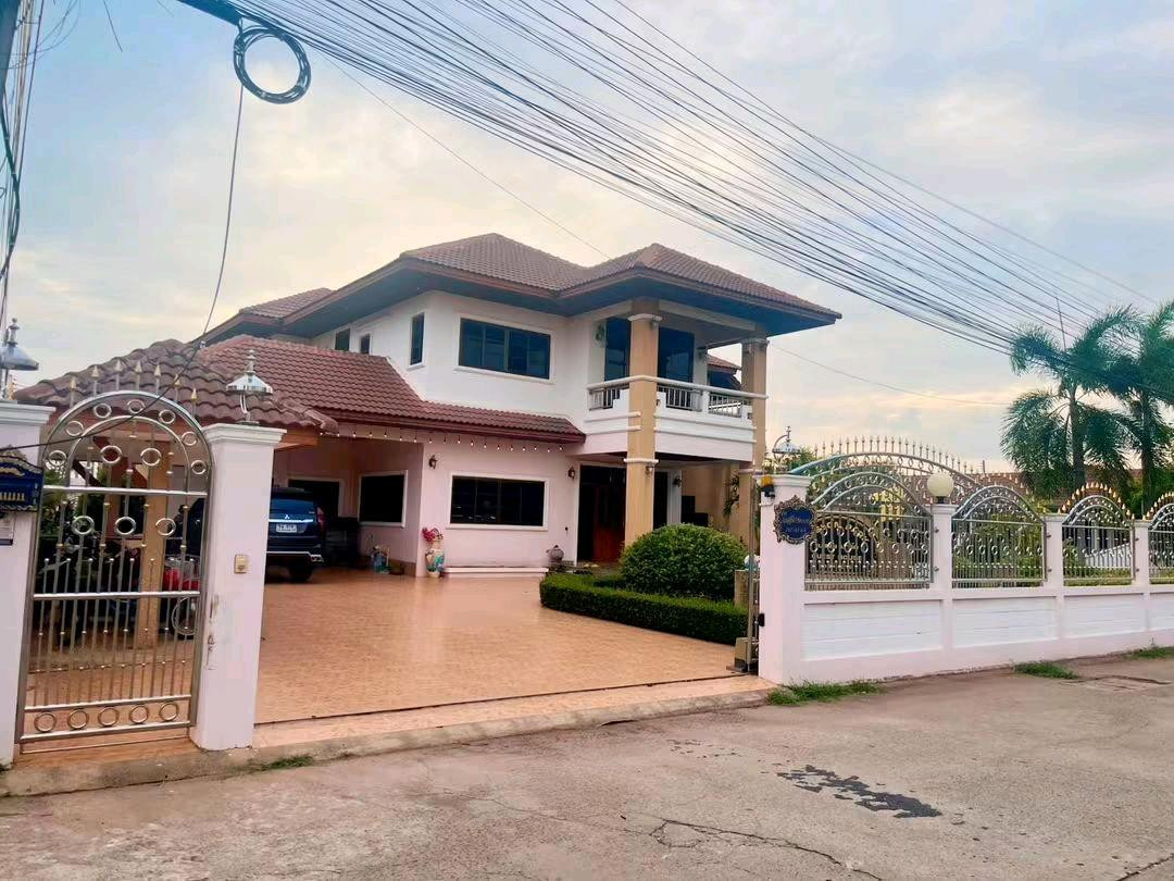 Residence + Guest Choho Nakhon Ratchasima