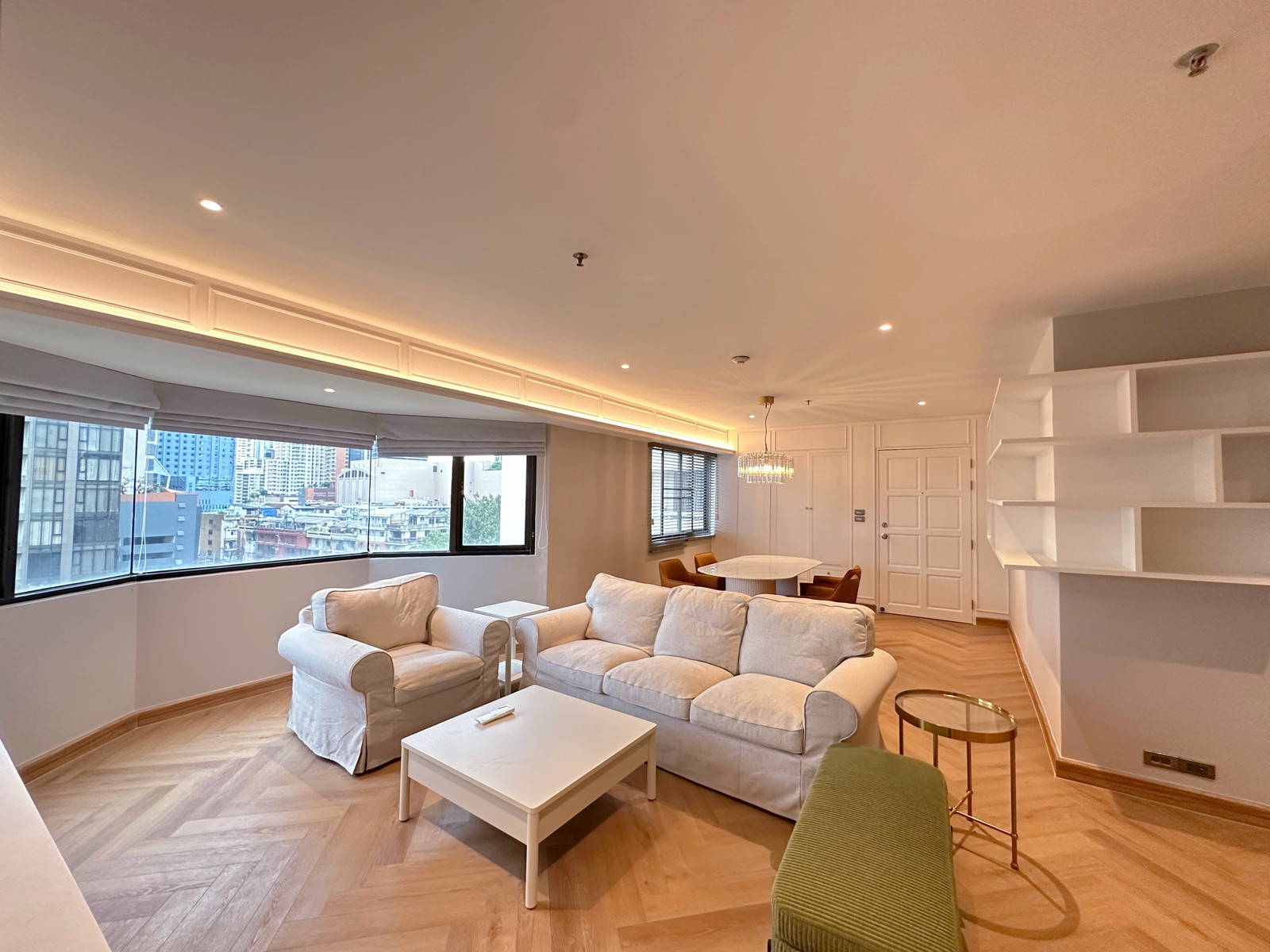 [ FOR RENT🏢 ] บ้านสวนเพชร (สุขุมวิท 39 / BTS พร้อมพงษ์)✨ สไตล์โมเดิร์นคลาสสิก | พื้นที่นั่งเล่นกว้างขวาง | 129 ตร.ม 2 ห้องนอน 2 ห้องน้ำ ✨ – รูปที่ 2