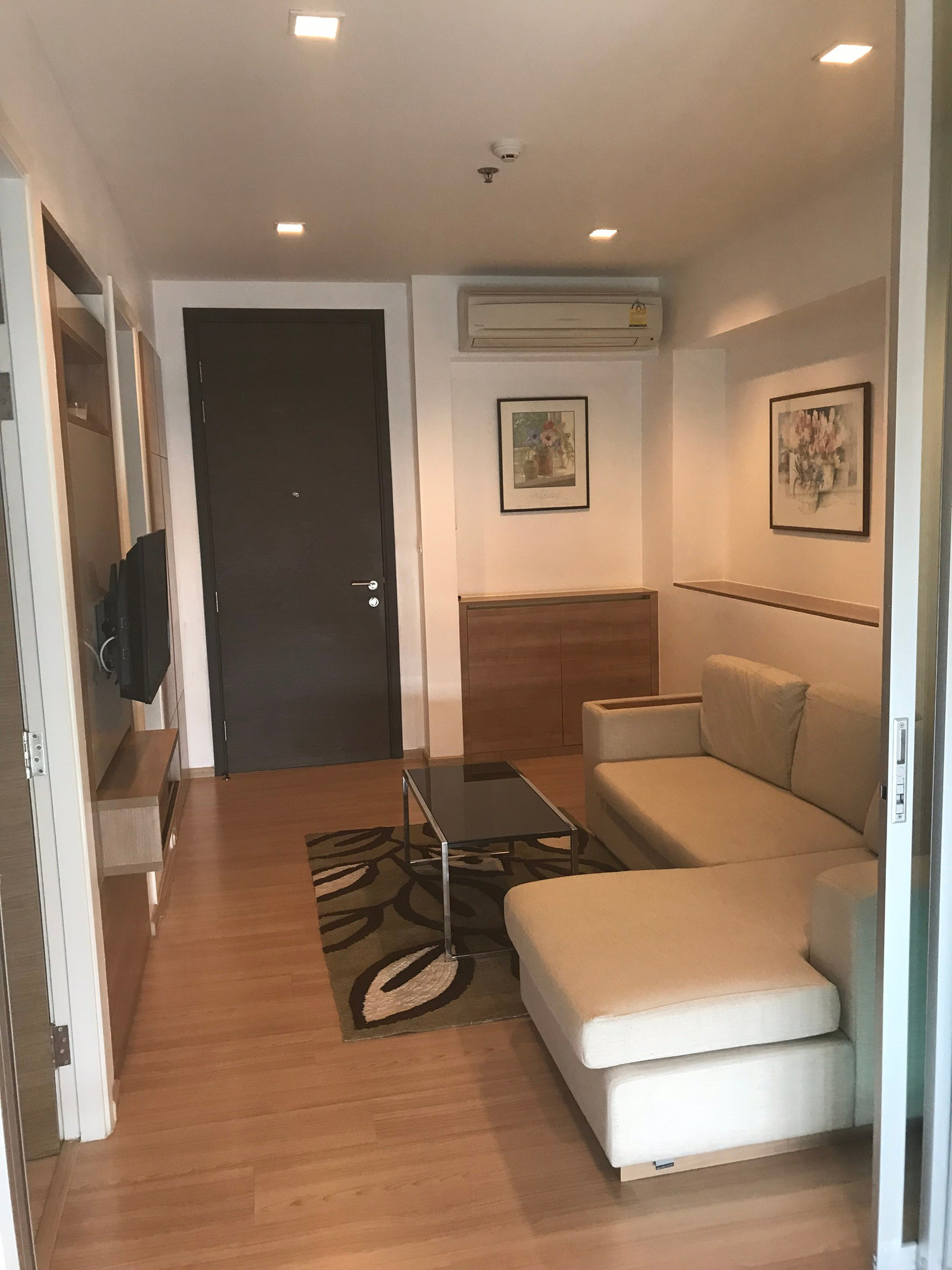 !! Beautiful room for rent, Condo Rhythm Phahol-Aree, near BTS Ari. !! Beautiful room for rent, Condo Rhythm Phahol-Aree, near BTS Ari.