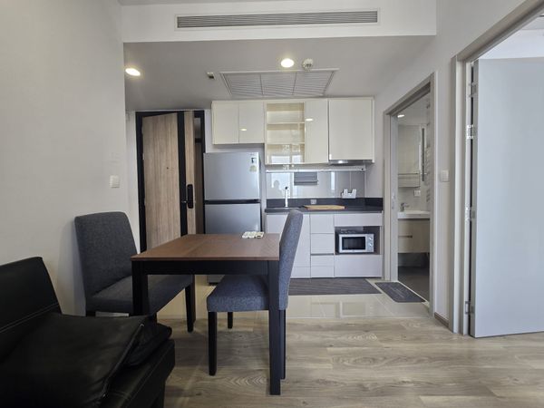 The key is in our hands And we take care of this room ourselves — it's available and ready to move in immediately.
