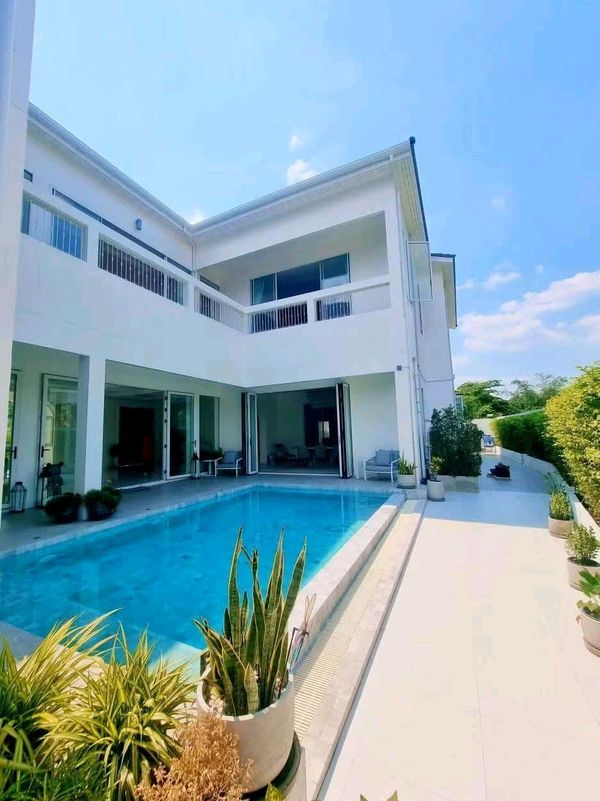 หมู่บ้านมณีรินทร์ เลค แอนด์ พาร์ค ราชพฤกษ์-ถนน345 Luxury 