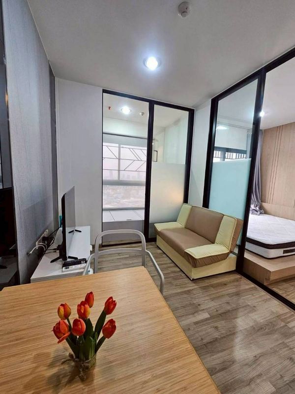 For rent, Niche Mono Charoen Nakhon, 23rd floor, north side, 36 sq m., only 15,000 baht/month.