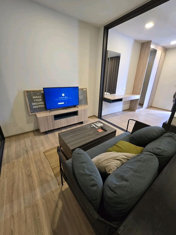 The key is in our hands And we take care of this room ourselves — it's available and ready to move in immediately.
