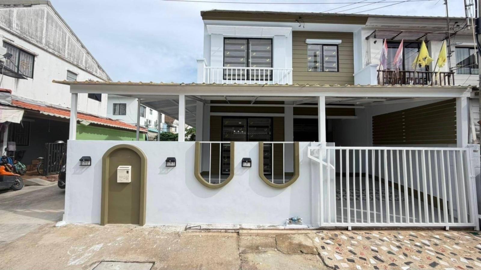 For Sale Townhouse/Townhome  , Baan Pruksa 58 Ladkrabang - Suvarnabhumi , Sisa Chorakhe Noi , Bang Sao Thong , Samut Prakarn , CX-172686