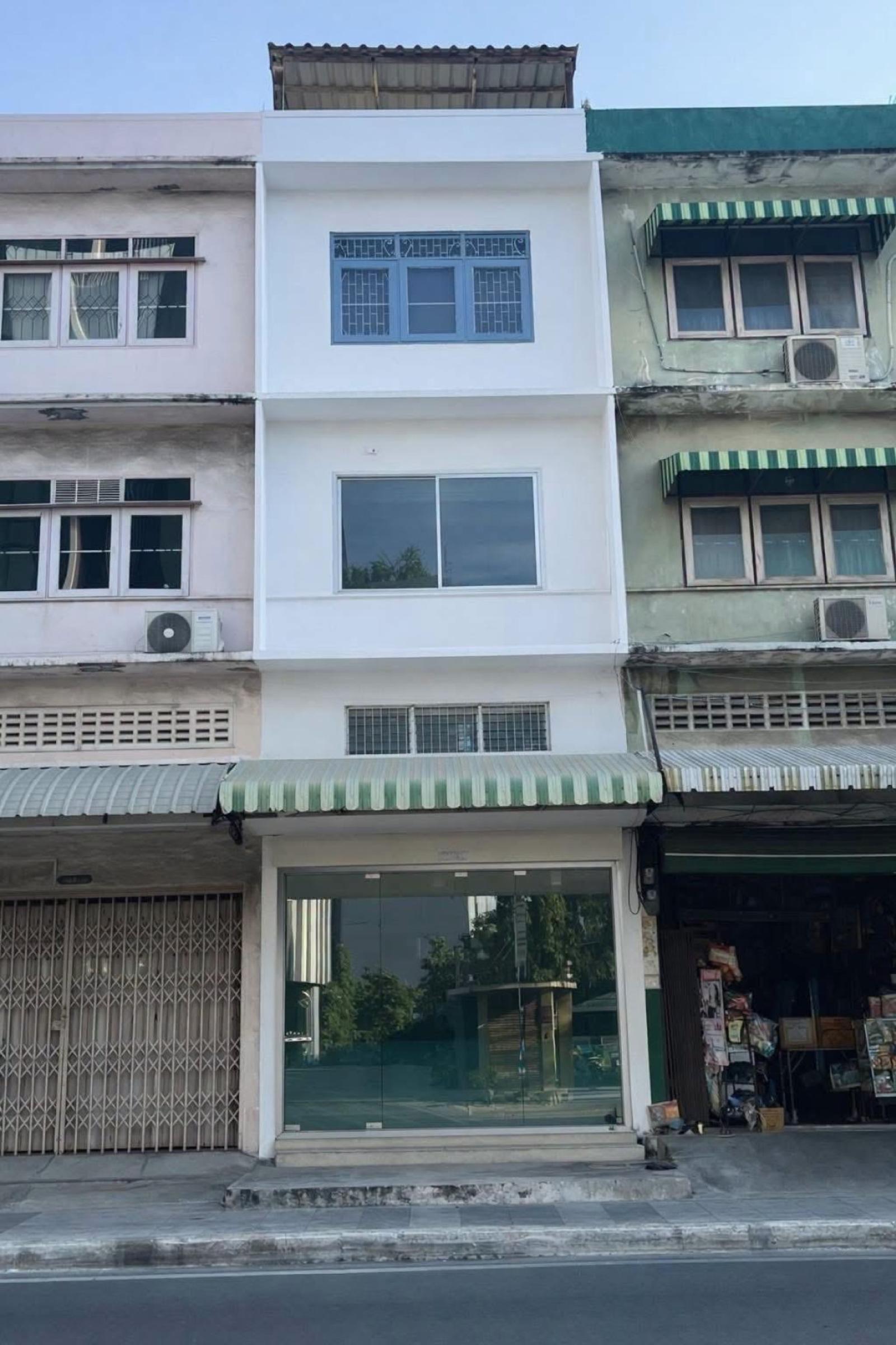 ขายขายพร้อมผู้เช่า 3 ชั้น ทำเลสุขุมวิท 101/1 ใกล้ BTS ปุณณวิถี 42 บางจาก เขต พระโขนง กรุงเทพ CX-172413 ขายขายพร้อมผู้เช่า 3 ชั้น ทำเลสุขุมวิท 101/1 ใกล้ BTS ปุณณวิถี 42 บางจาก เขต พระโขนง กรุงเทพ CX-172413