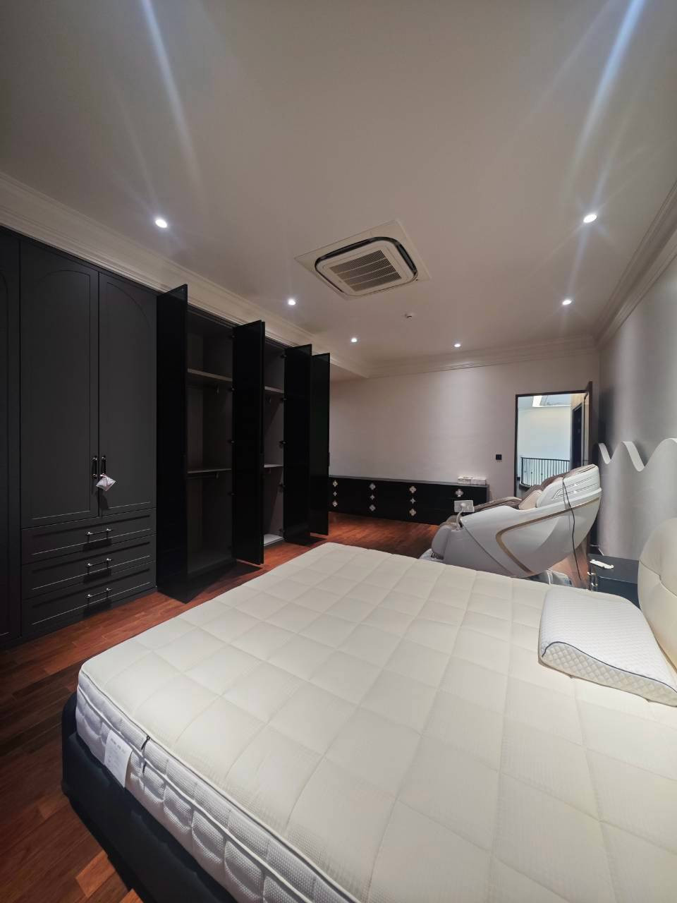 บ้านเดี่ยว Granada ปิ่นเกล้า เพชรเกษม พร้อมที่จอดรถ 3 คัน บ้านสวนร่มรื่น – รูปที่ 3