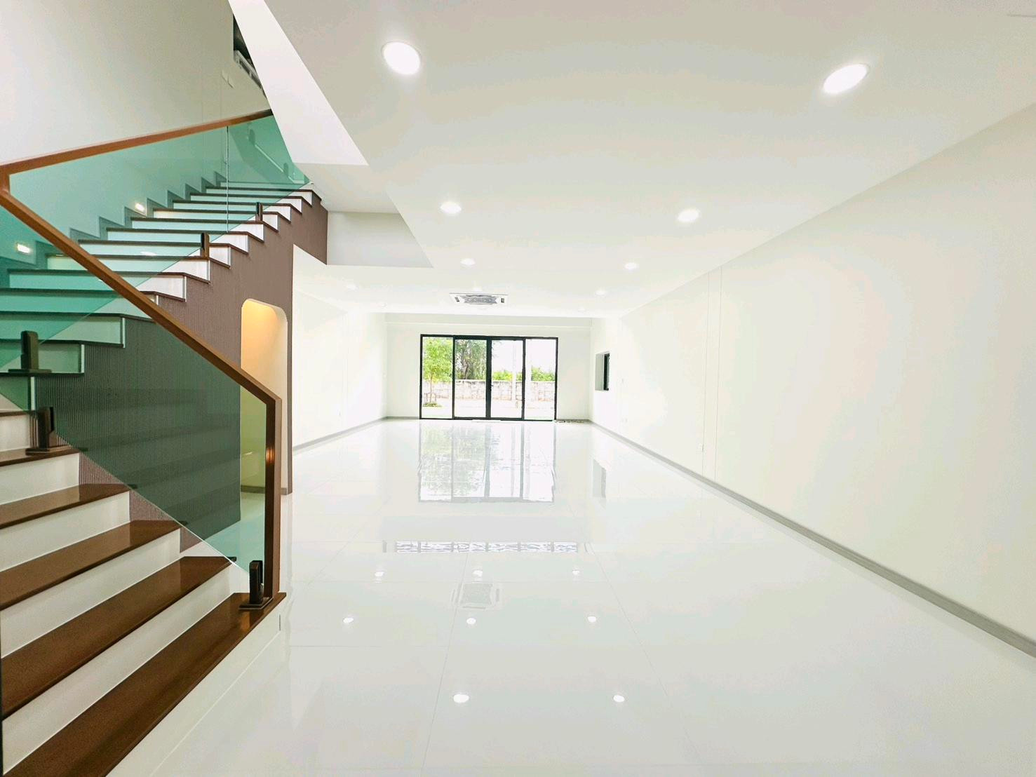 ให้เช่าบ้านใหม่ อนินทาวน์ บางกะดี่ | บ้านใหญ่ 400 ตร.ม. เหมาะอยู่อาศัย / Home Office – รูปที่ 4
