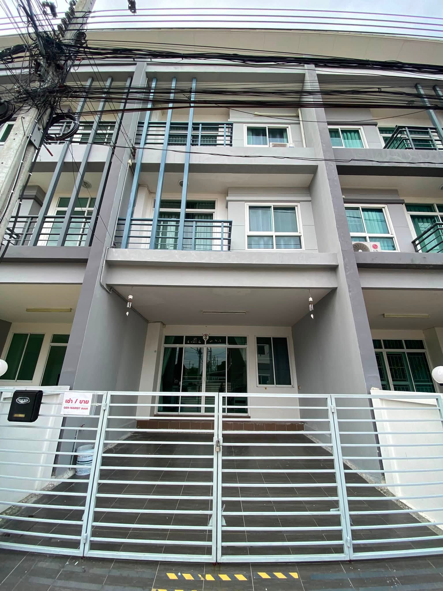 HR3798ให้เช่า/ขาย ทาวน์โฮม 3 ชั้น หมู่บ้านรื่นฤดี 7 รามอินทรา-หทัยราษฎร์ พื้นที่กว้าง 181 ตรม. เลี้ยงสัตว์ได้ จดทะเบียนบริษัทได้ ใกล้รถไฟฟ้าสายสีชมพู