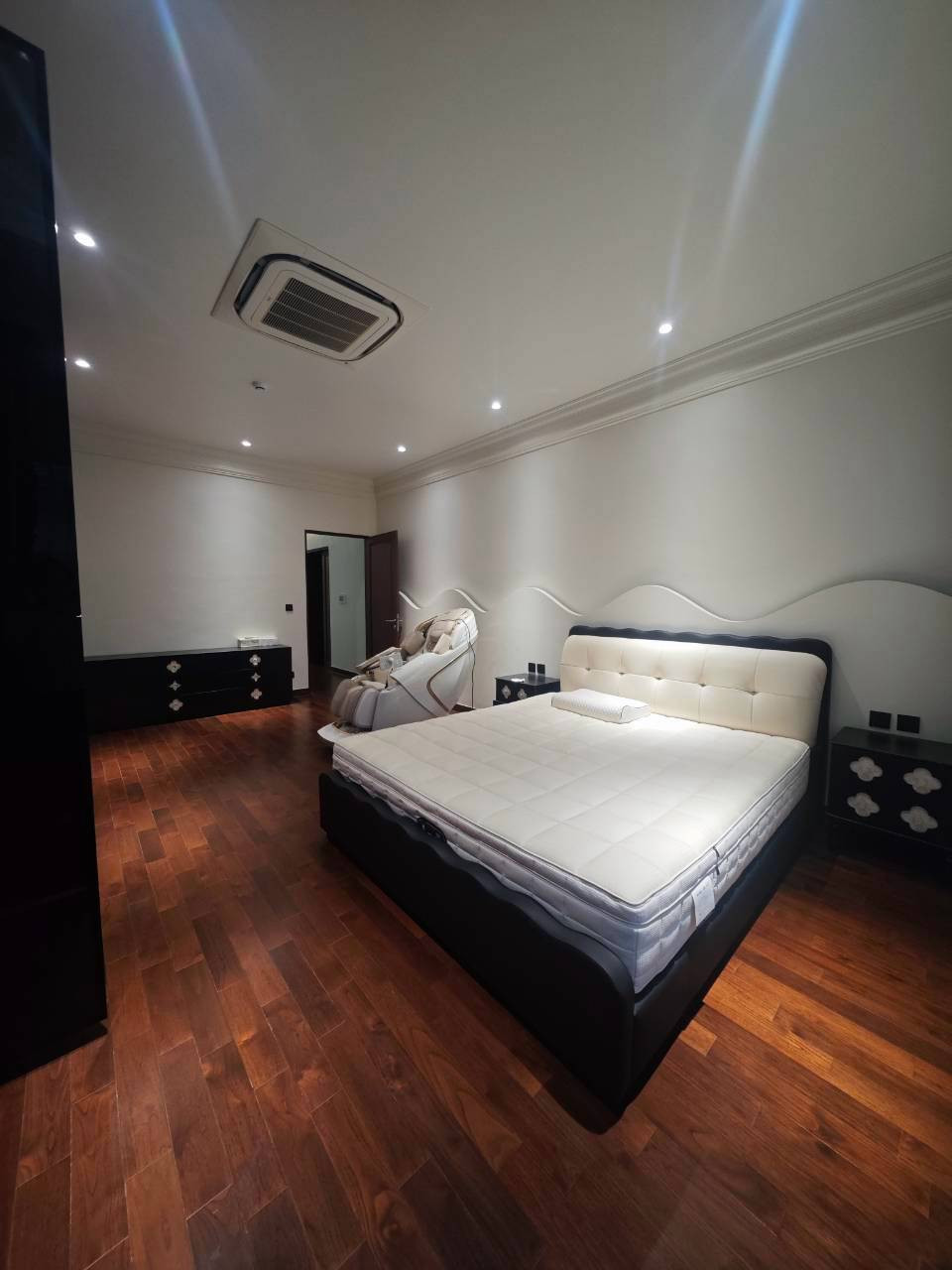 บ้านเดี่ยว Granada ปิ่นเกล้า เพชรเกษม พร้อมที่จอดรถ 3 คัน บ้านสวนร่มรื่น – รูปที่ 2