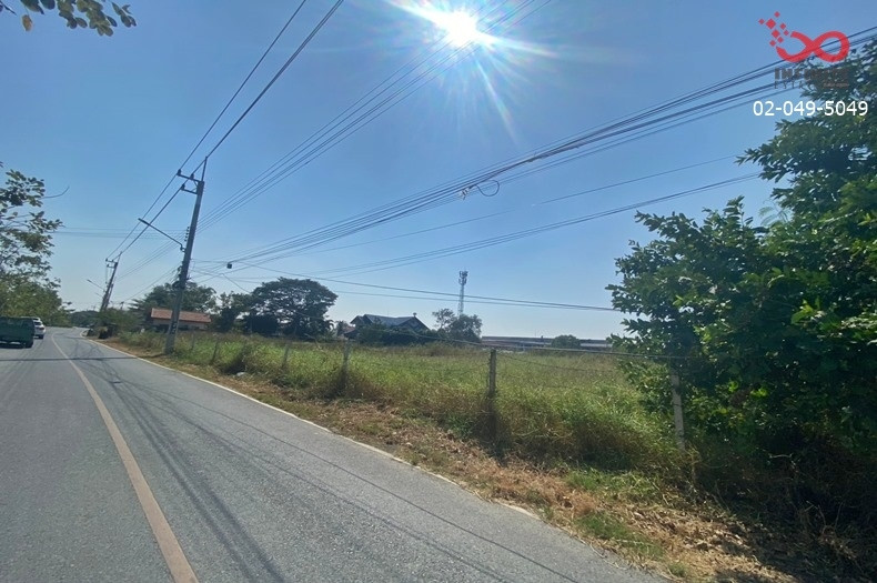 Land for sale 7-3-21 rai, Phutthamonthon Sai 5 - Vipassana, Sam Phran, already filled, next to public road. Land for sale 7-3-21 rai, Phutthamonthon Sai 5 - Vipassana, Sam Phran, already filled, next to public road.
