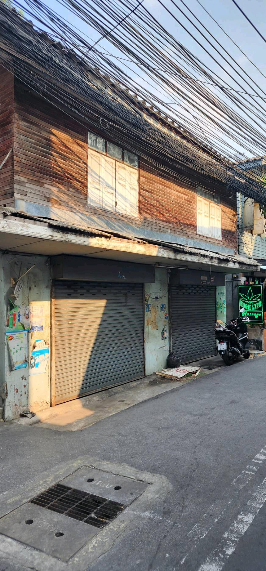 ขายบ้านพร้อมที่ดินทำเลสวยซอยเจริญราษฎร์ สถานี – รูปที่ 3