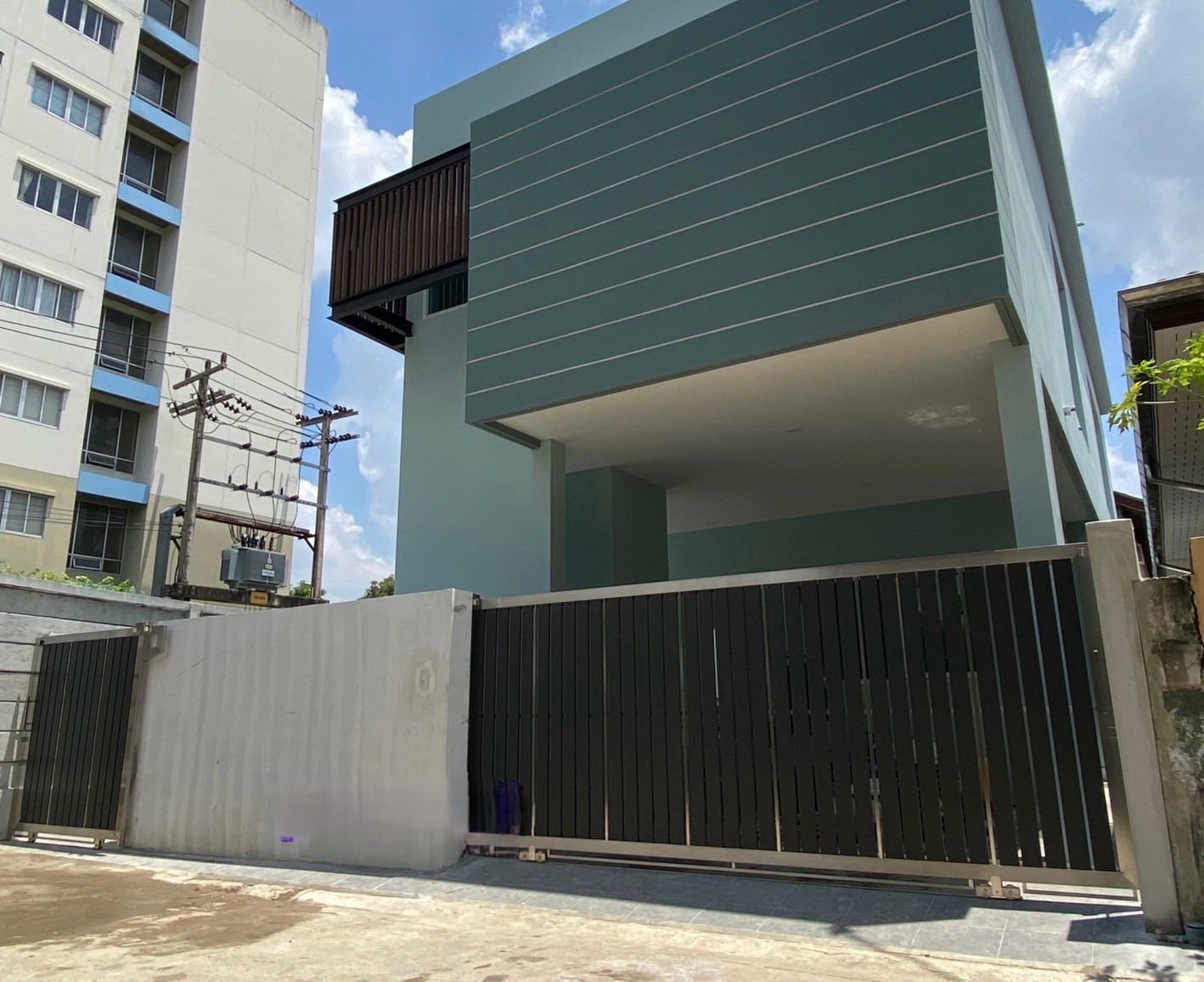 98529 - ขายบ้านเดี่ยวสองชั้น ซอยนนทบุรี 8 แยก17 บ้านสวย สภาพดี ทำเลเยี่ยม พร้อมอยู่