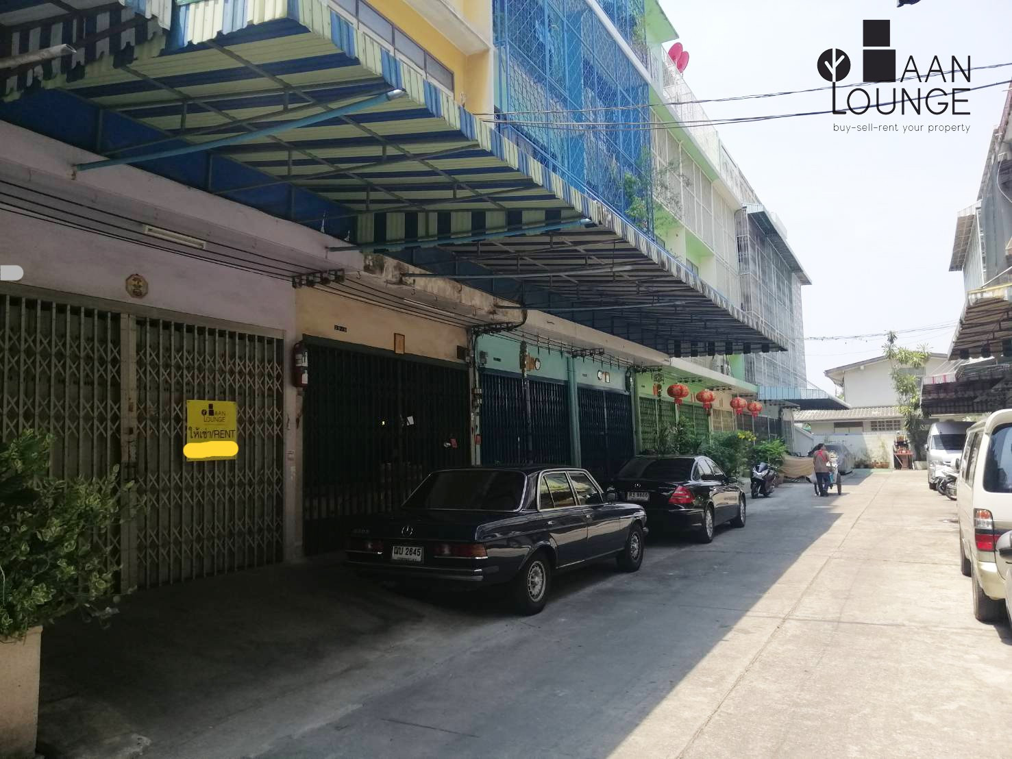 Near MRT Tha Phra 1 km shophouse for rent in Soi Chamniansuk 3, Wongwian Yai (available October 15, 2026). Near MRT Tha Phra 1 km shophouse for rent in Soi Chamniansuk 3, Wongwian Yai (available October 15, 2026).