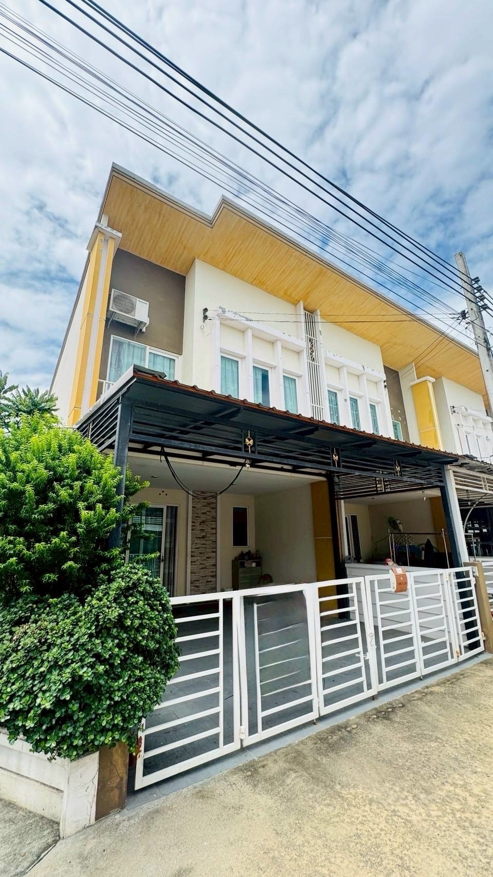 ขายบ้าน โครงการ : โกลเด้นทาวน์ รัตนาธิเบศร์-สถานีรถไฟฟ้าบางพลู (Golden Town Rattanathibet–BTS Bangplu Station) ขายบ้าน โครงการ : โกลเด้นทาวน์ รัตนาธิเบศร์-สถานีรถไฟฟ้าบางพลู (Golden Town Rattanathibet–BTS Bangplu Station)