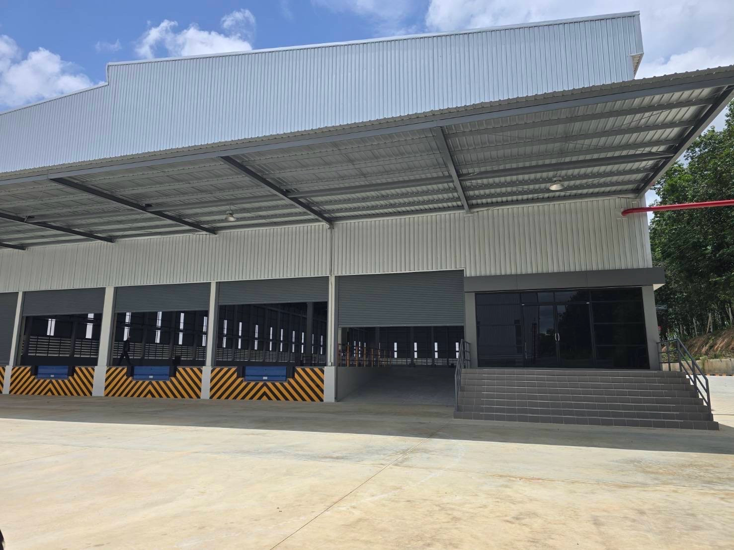 🏭 โรงงาน / คลังสินค้าให้เช่า – ปลวกแดง ระยอง 📍 ทำเล: ปลวกแดง จ.ระยอง 📐 พื้นที่ให้เช่า: 6,000–50,000 ตร.ม. 🏭 โรงงาน / คลังสินค้าให้เช่า – ปลวกแดง ระยอง 📍 ทำเล: ปลวกแดง จ.ระยอง 📐 พื้นที่ให้เช่า: 6,000–50,000 ตร.ม.