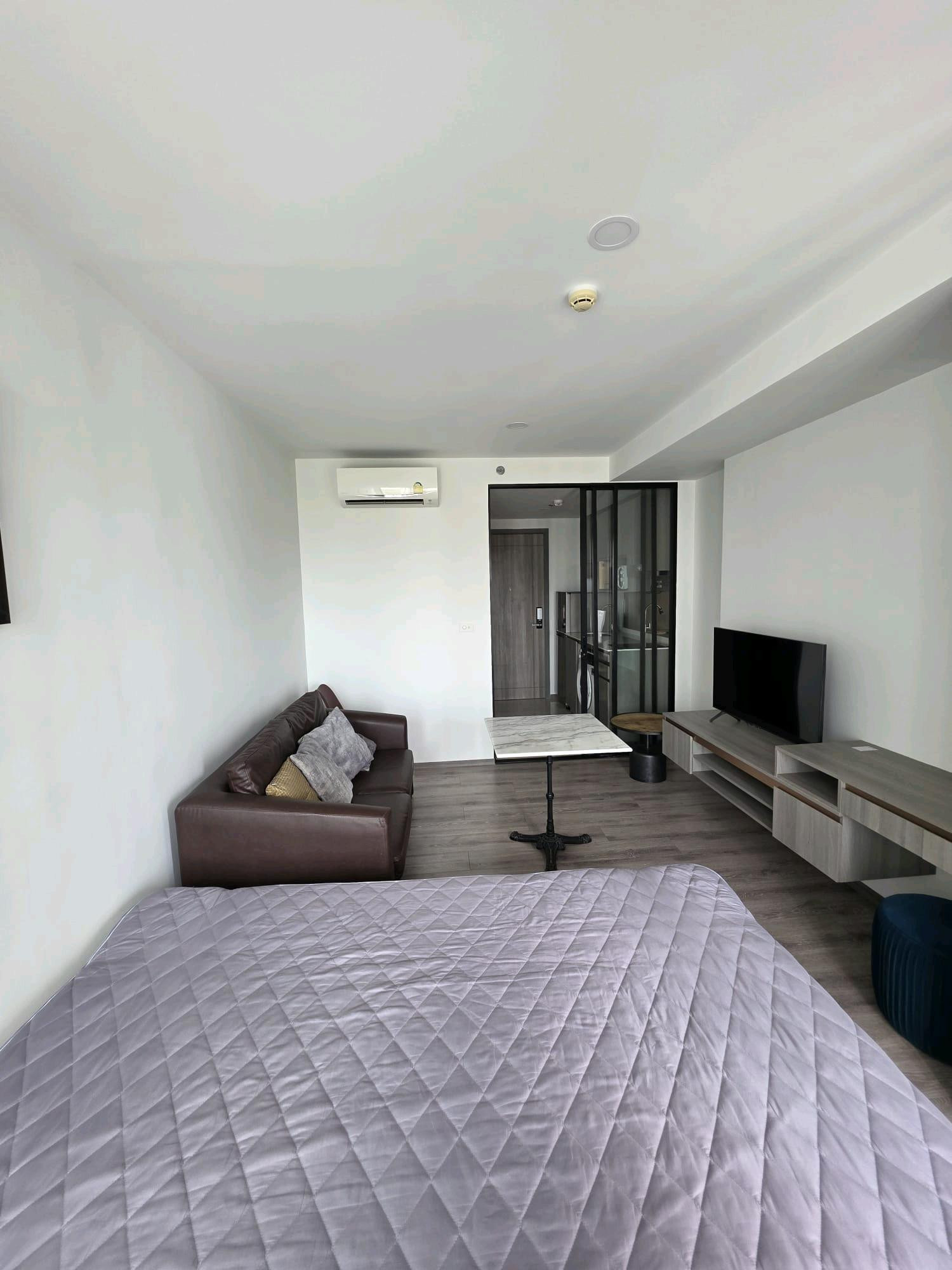 🔥 Luxury Living | Sky Garden &amp; Pool | Easy BTS Access