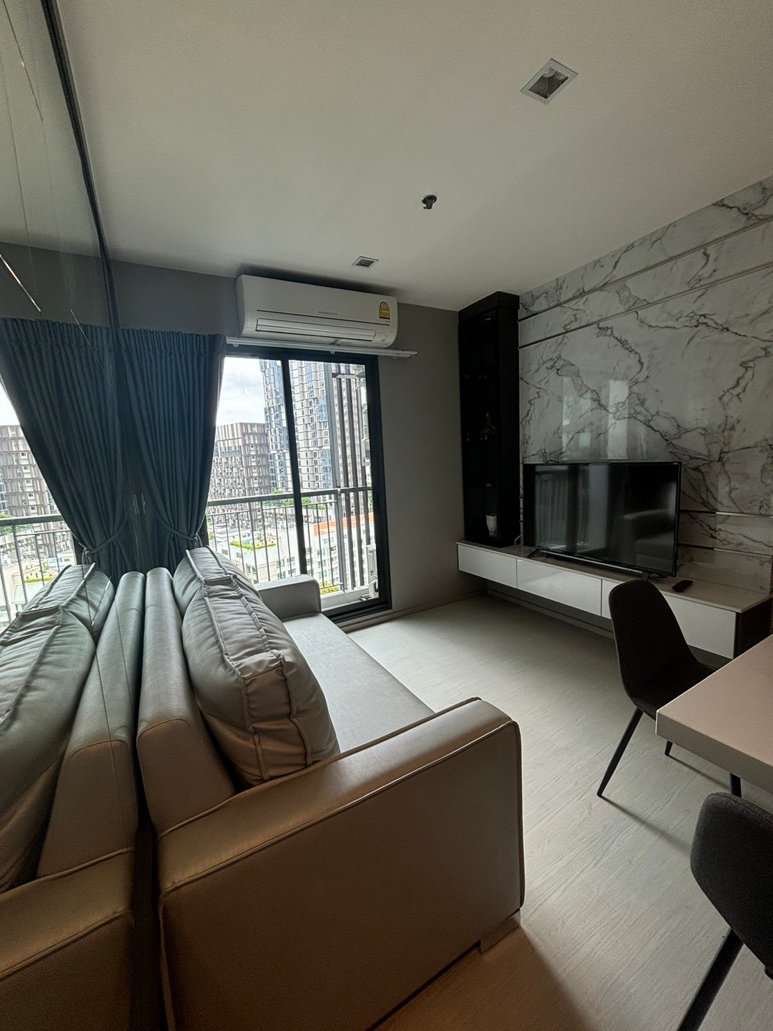 Rhythm Sukhumvit 36–38  350 meters BTS Thonglor 2 beds, 2 baths, 7,700,000 baht, Fully Furniture, ready to live.