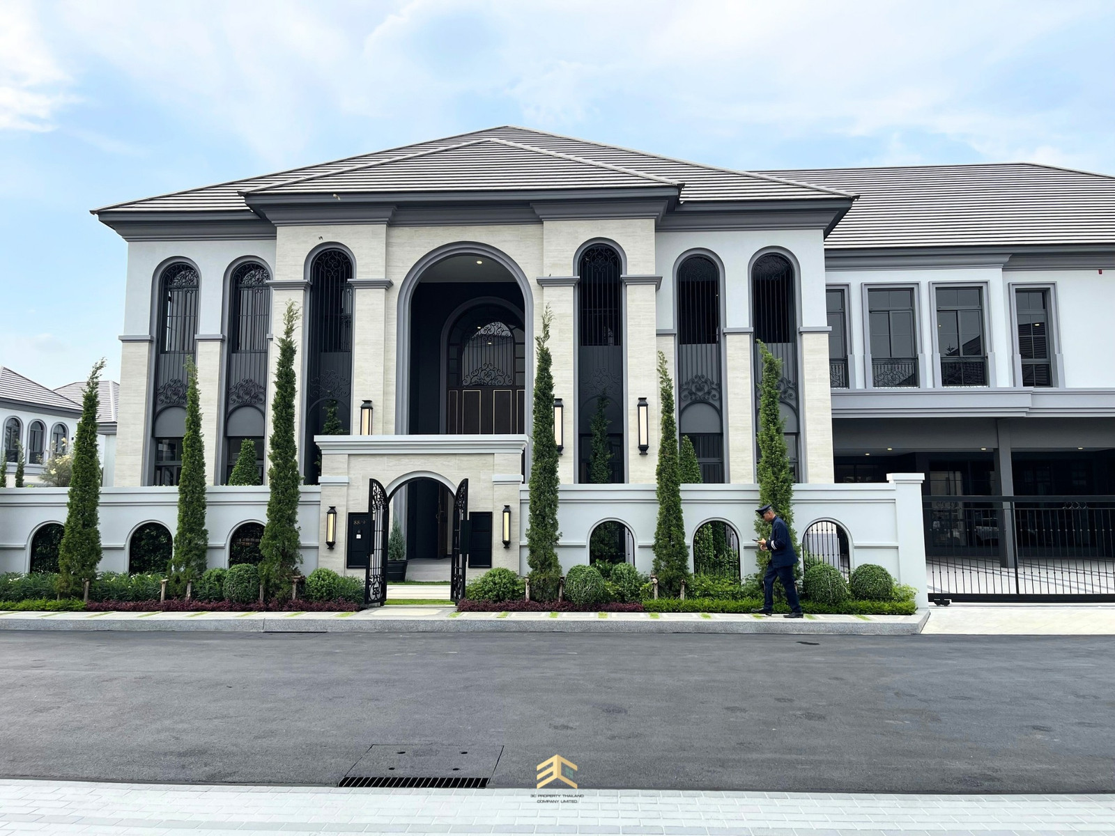 Luxury house 1000 sq m: The Palazzo Krungthep Kreetha: half rai of land ◾️Price 137 million baht (Kee 095-0898947) Luxury house 1000 sq m: The Palazzo Krungthep Kreetha: half rai of land ◾️Price 137 million baht (Kee 095-0898947)