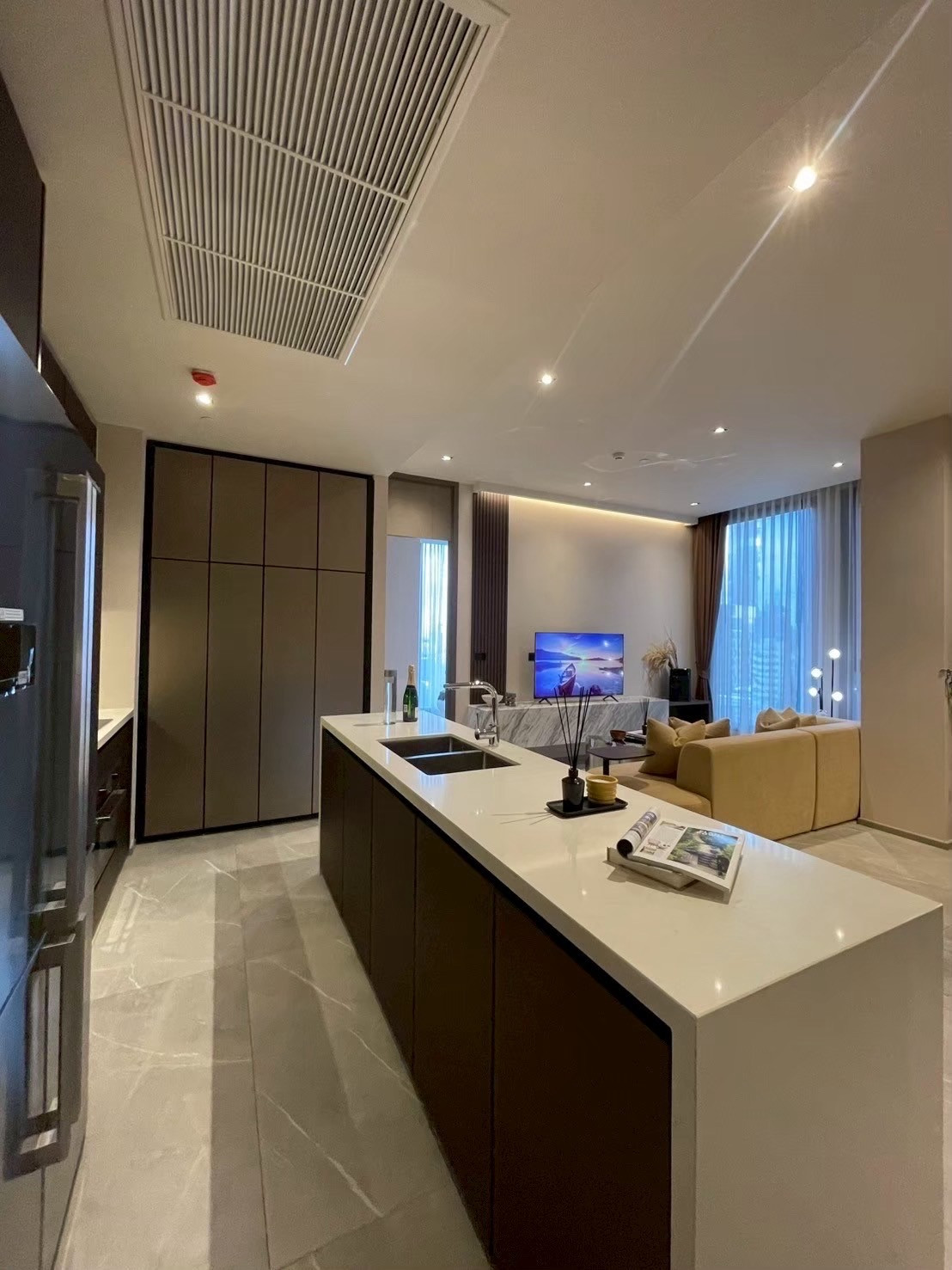 Hyde heritage thonglor 2 beds 2 baths Hyde heritage thonglor 2 beds 2 baths