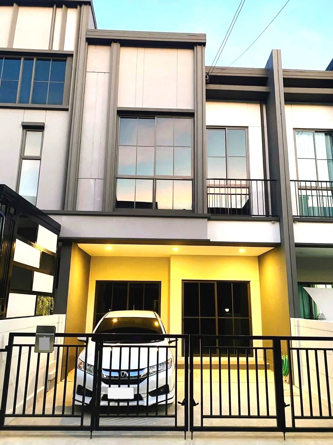 For rent, 2-story townhome, Verve Sai Mai - Phahon Yothin Village, very new condition, area 16.9 sq m., 2 bedrooms, 2 bathrooms, ready to move in. For rent, 2-story townhome, Verve Sai Mai - Phahon Yothin Village, very new condition, area 16.9 sq m., 2 bedrooms, 2 bathrooms, ready to move in.