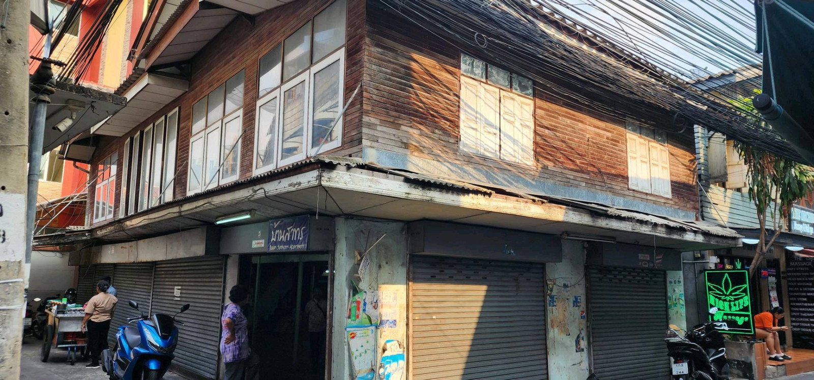 ขายบ้านพร้อมที่ดินทำเลสวยซอยเจริญราษฎร์ สถานี – รูปที่ 2