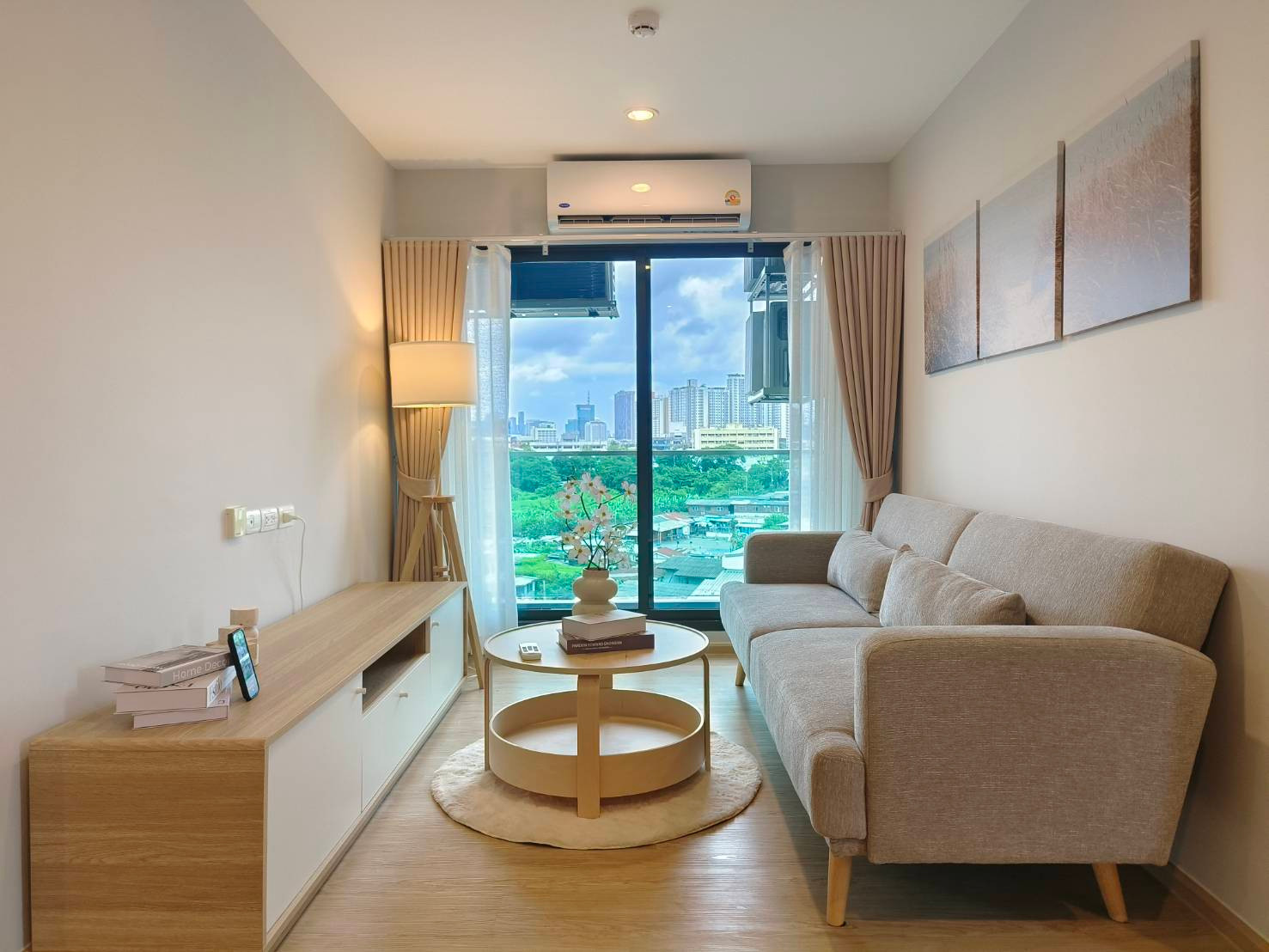 Cheapest sale in the condo You can't find this price, corner room, river view, newly decorated. Cheapest sale in the condo You can't find this price, corner room, river view, newly decorated.