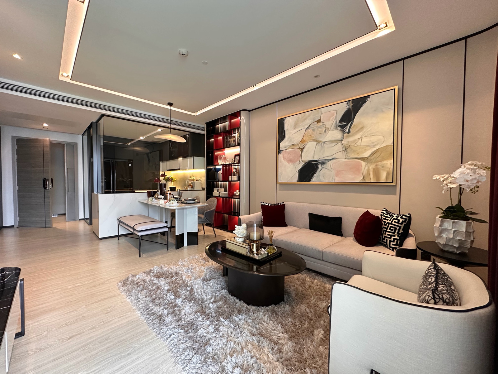 The Room Sukhumvit 38 พื้นที่ 90 ตร.ม. พร้อม 2 ห้องนอน 2 ห้องน้ำ ใช้งานเป็นสัดส่วน The Room Sukhumvit 38 พื้นที่ 90 ตร.ม. พร้อม 2 ห้องนอน 2 ห้องน้ำ ใช้งานเป็นสัดส่วน