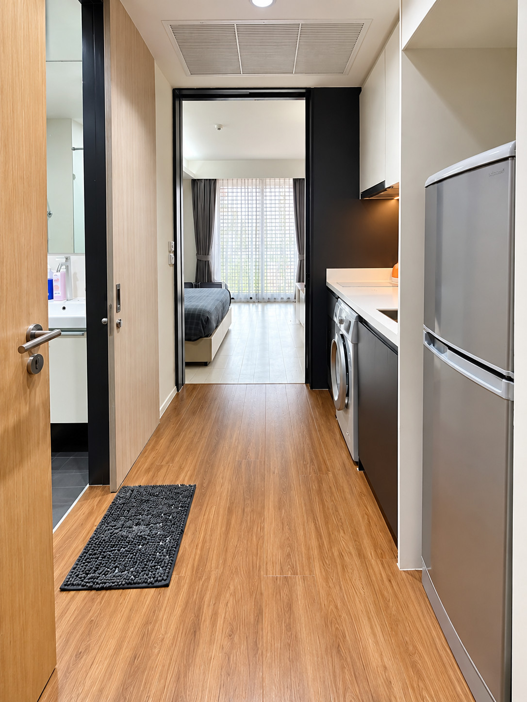Rare Find! Studio Condo for Sale Circle S Sukhumvit 12 with Tenant & Skyline View – รูปที่ 2