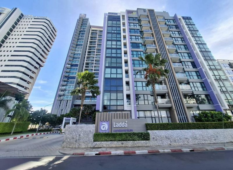 Ladda Plus Sriracha: Condo for rent, 10th floor, sea view of Koh Loi, fully furnished with built-in furniture. Ladda Plus Sriracha: Condo for rent, 10th floor, sea view of Koh Loi, fully furnished with built-in furniture.